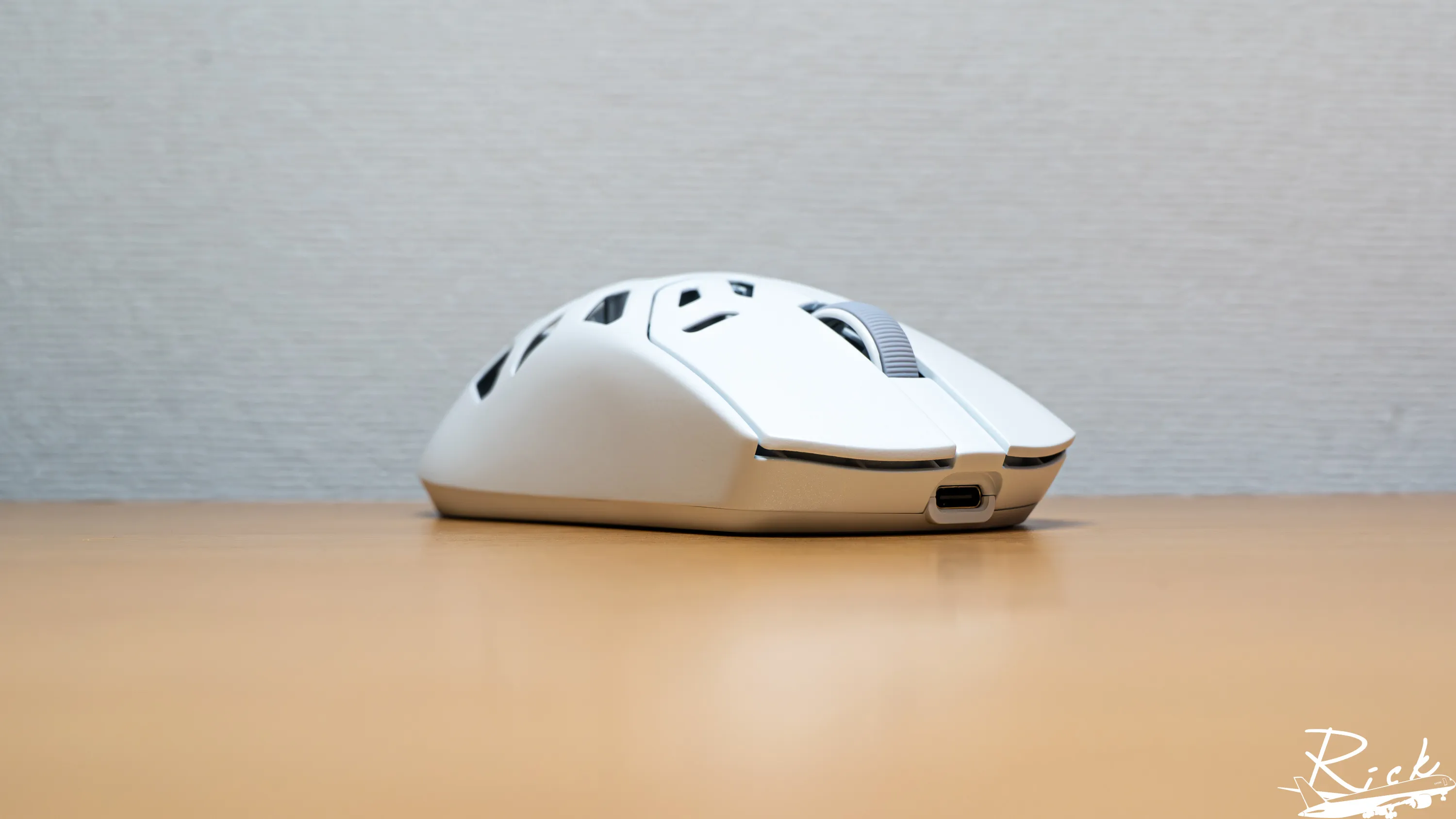【開箱】CORSAIR SABRE v2 PRO WIRELESS MG WHITE &amp; MM GLASS LARGE2996|小老婆汽機車資訊網