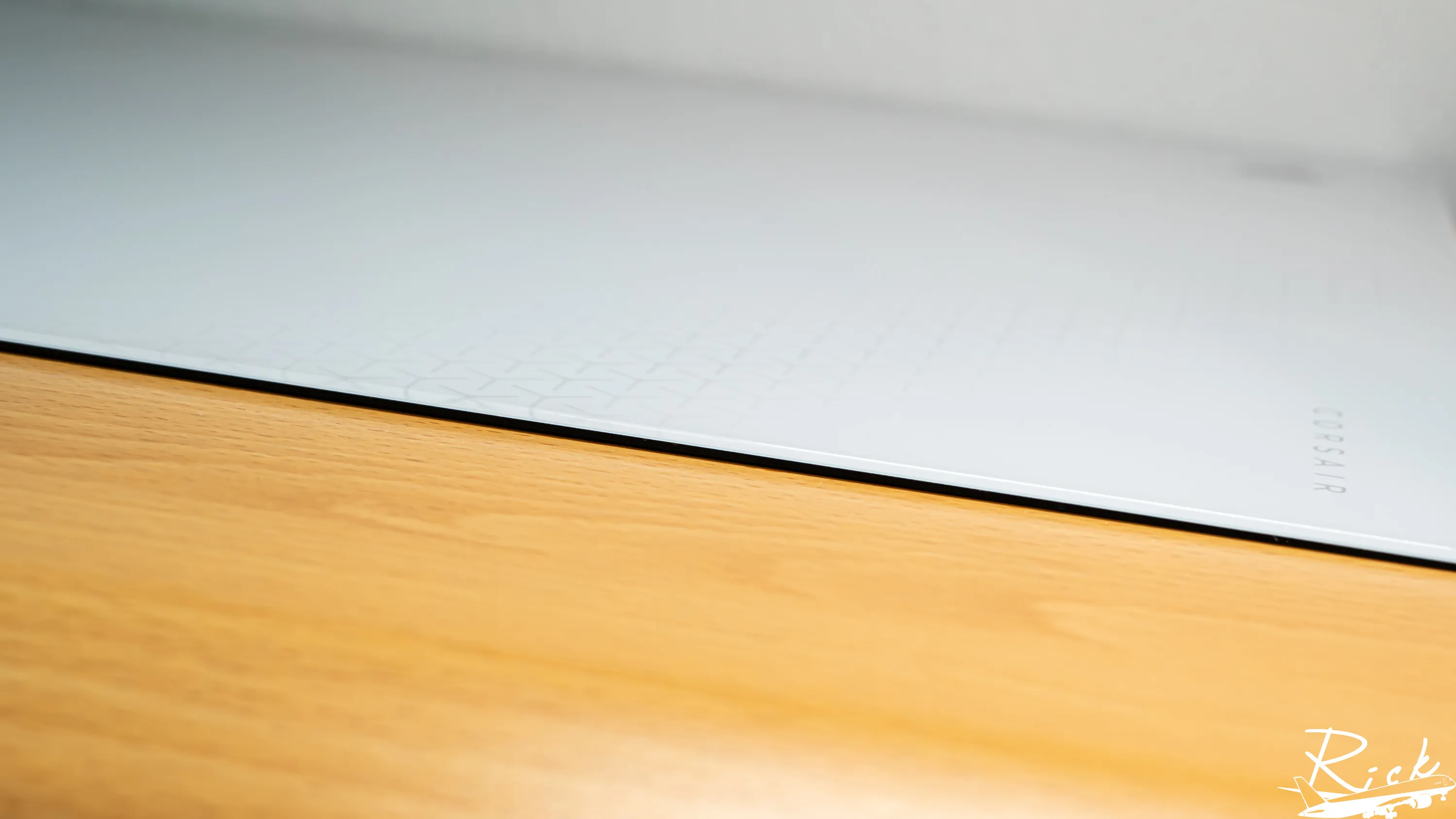 【開箱】CORSAIR SABRE v2 PRO WIRELESS MG WHITE &amp; MM GLASS LARGE9026|小老婆汽機車資訊網