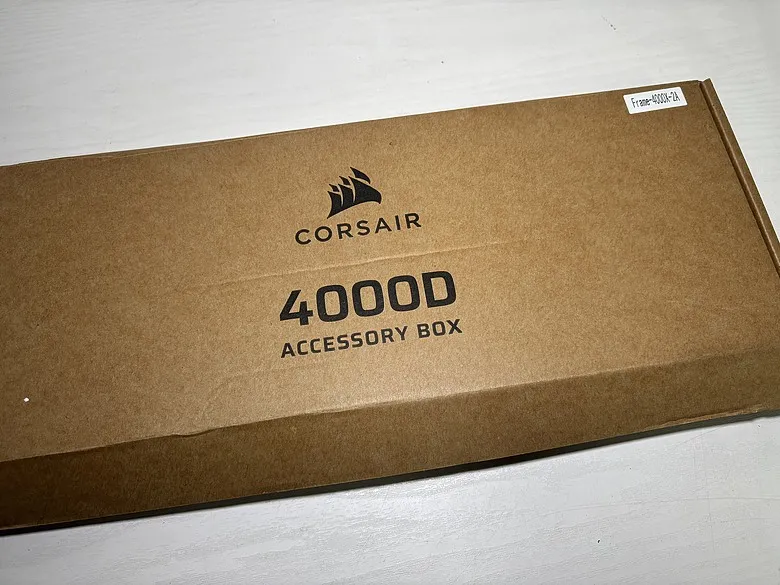 「留白，是為了映照硬體的俐落」CORSAIR 海盜船 FRAME 4000X RS WHITE4565|小老婆汽機車資訊網