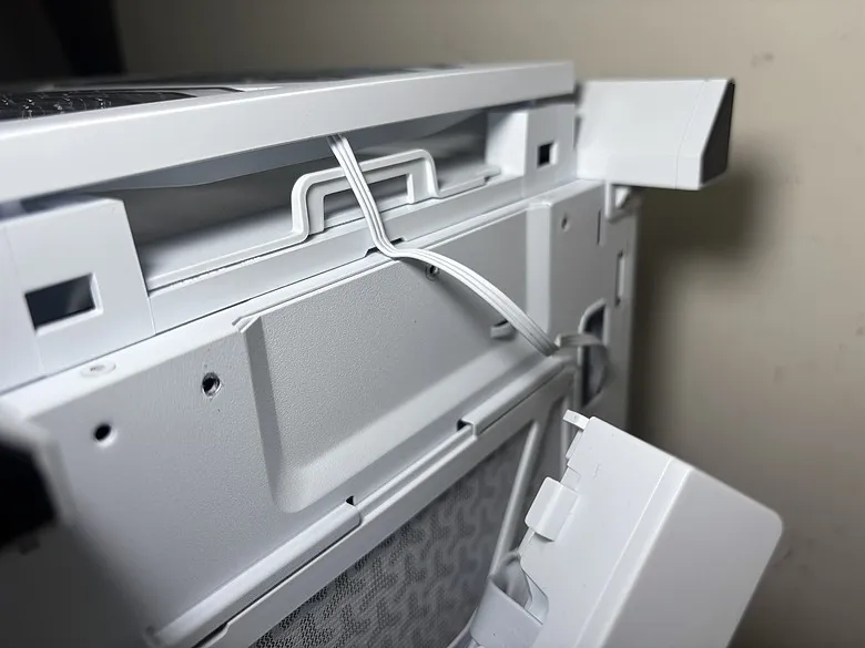 「留白，是為了映照硬體的俐落」CORSAIR 海盜船 FRAME 4000X RS WHITE1034|小老婆汽機車資訊網