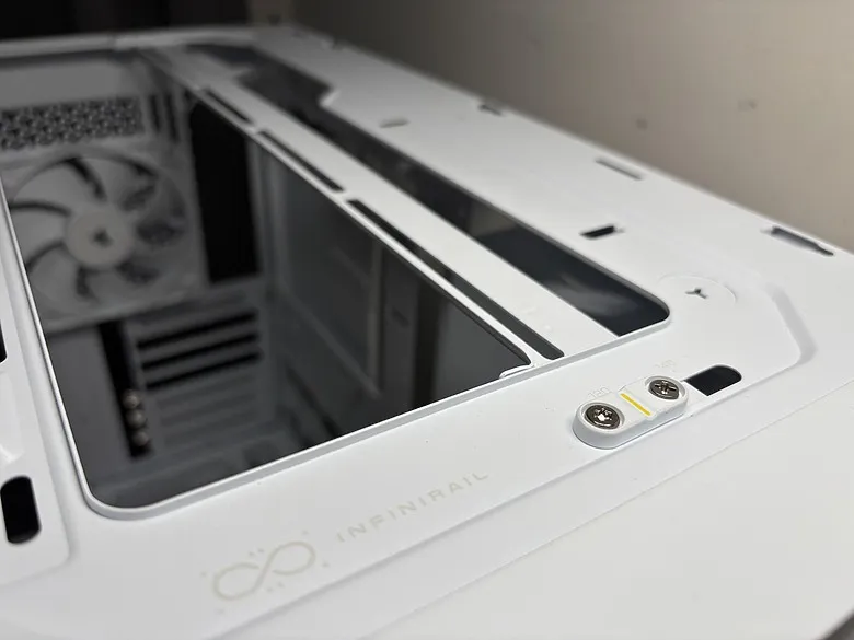 「留白，是為了映照硬體的俐落」CORSAIR 海盜船 FRAME 4000X RS WHITE7317|小老婆汽機車資訊網