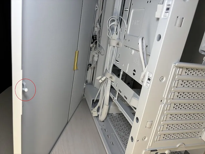 「留白，是為了映照硬體的俐落」CORSAIR 海盜船 FRAME 4000X RS WHITE443|小老婆汽機車資訊網