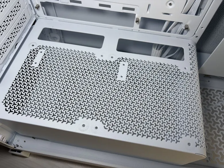 「留白，是為了映照硬體的俐落」CORSAIR 海盜船 FRAME 4000X RS WHITE7785|小老婆汽機車資訊網