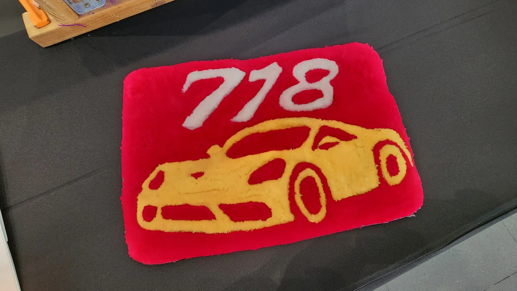 高雄保時捷經典車 X  簇絨地毯手作課程5488|小老婆汽機車資訊網