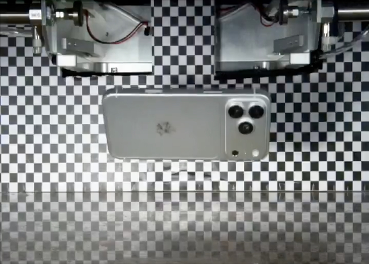 蘋果史上最嚴重產品洩露：疑似 iPhone 18 Pro 官方摔落測試影片被貼出 ...