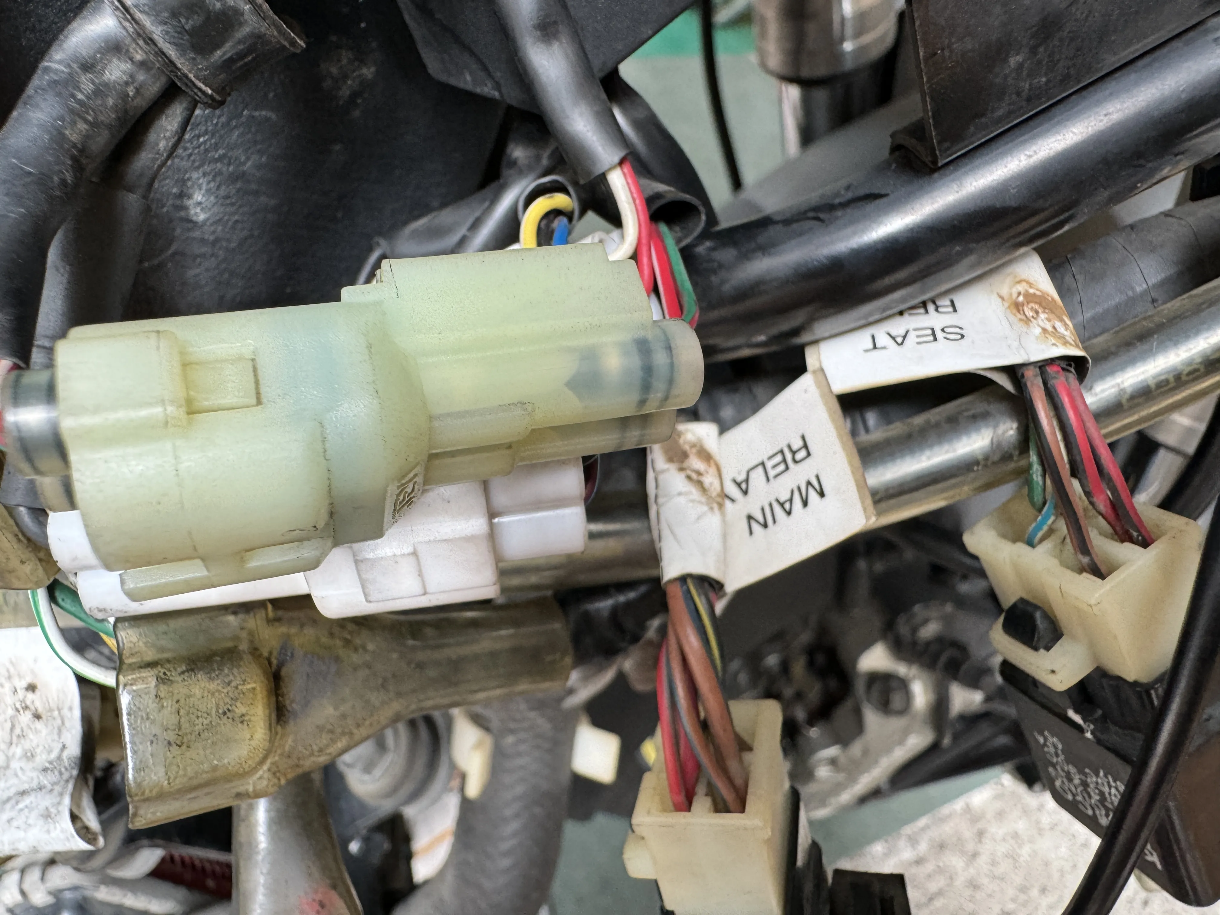 光陽AK550 疑似燒 ECU，結果竟然是我犯了最低級錯誤7011|小老婆汽機車資訊網