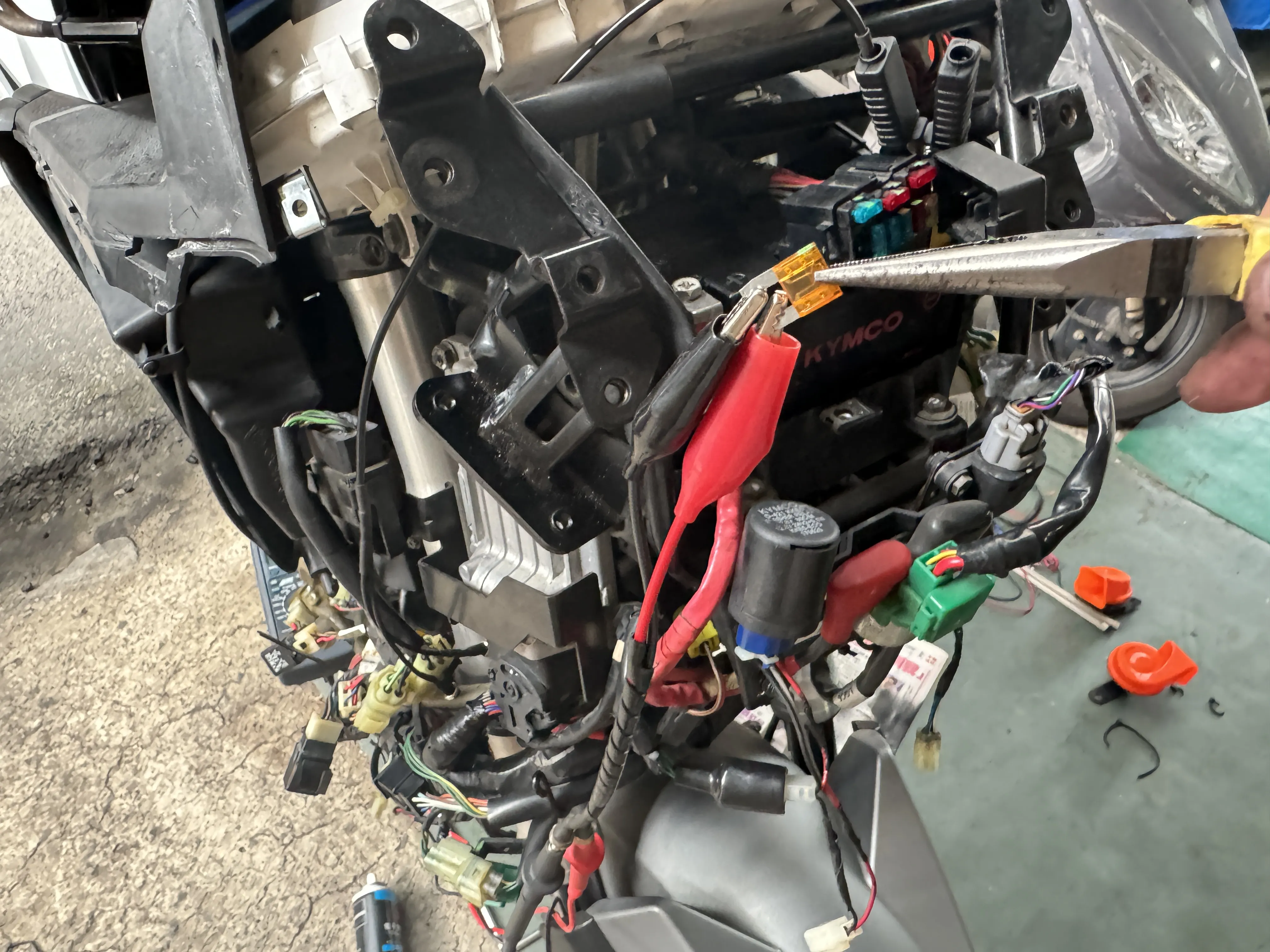 光陽AK550 疑似燒 ECU，結果竟然是我犯了最低級錯誤4193|小老婆汽機車資訊網
