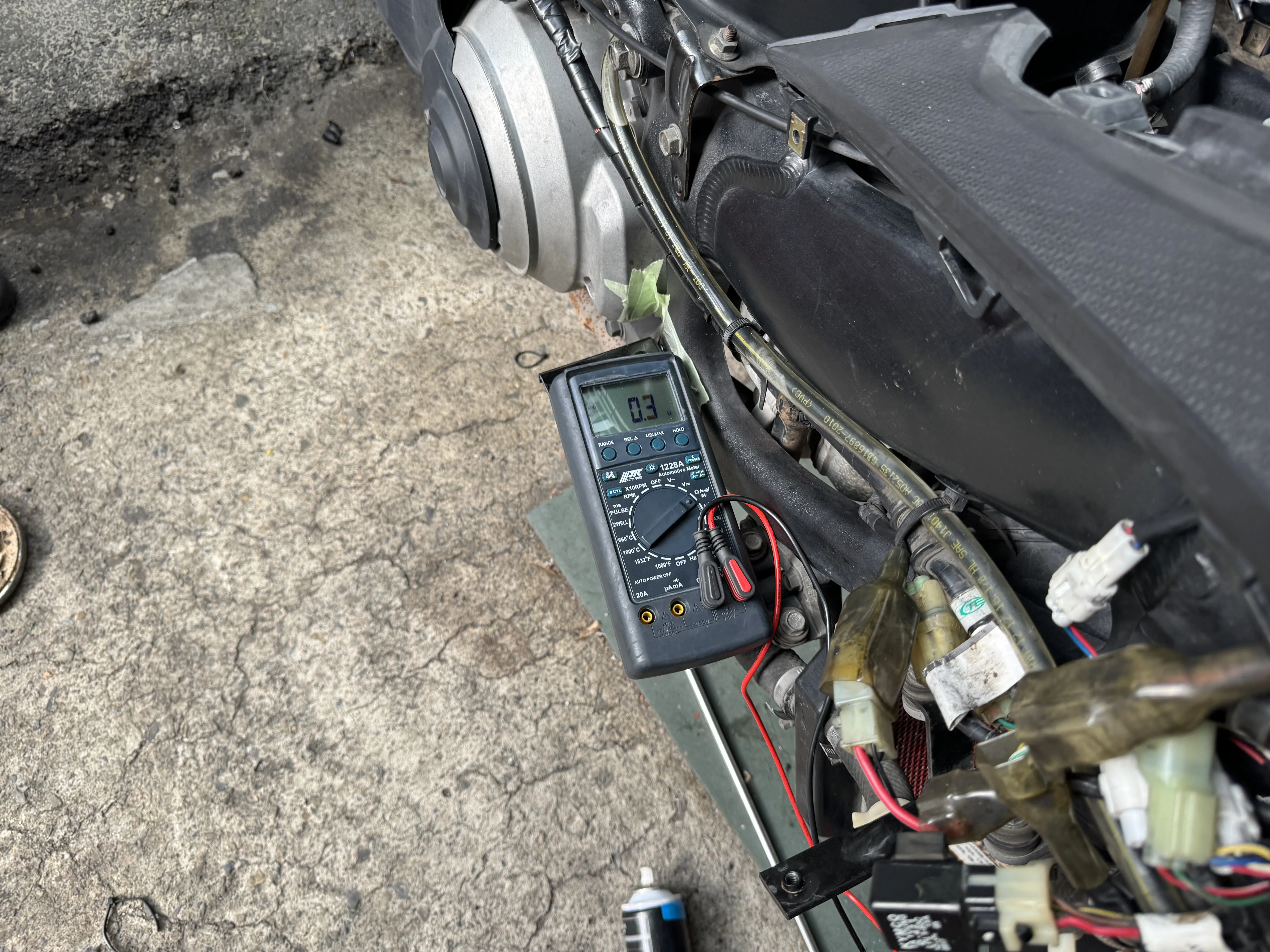 光陽AK550 疑似燒 ECU，結果竟然是我犯了最低級錯誤2027|小老婆汽機車資訊網