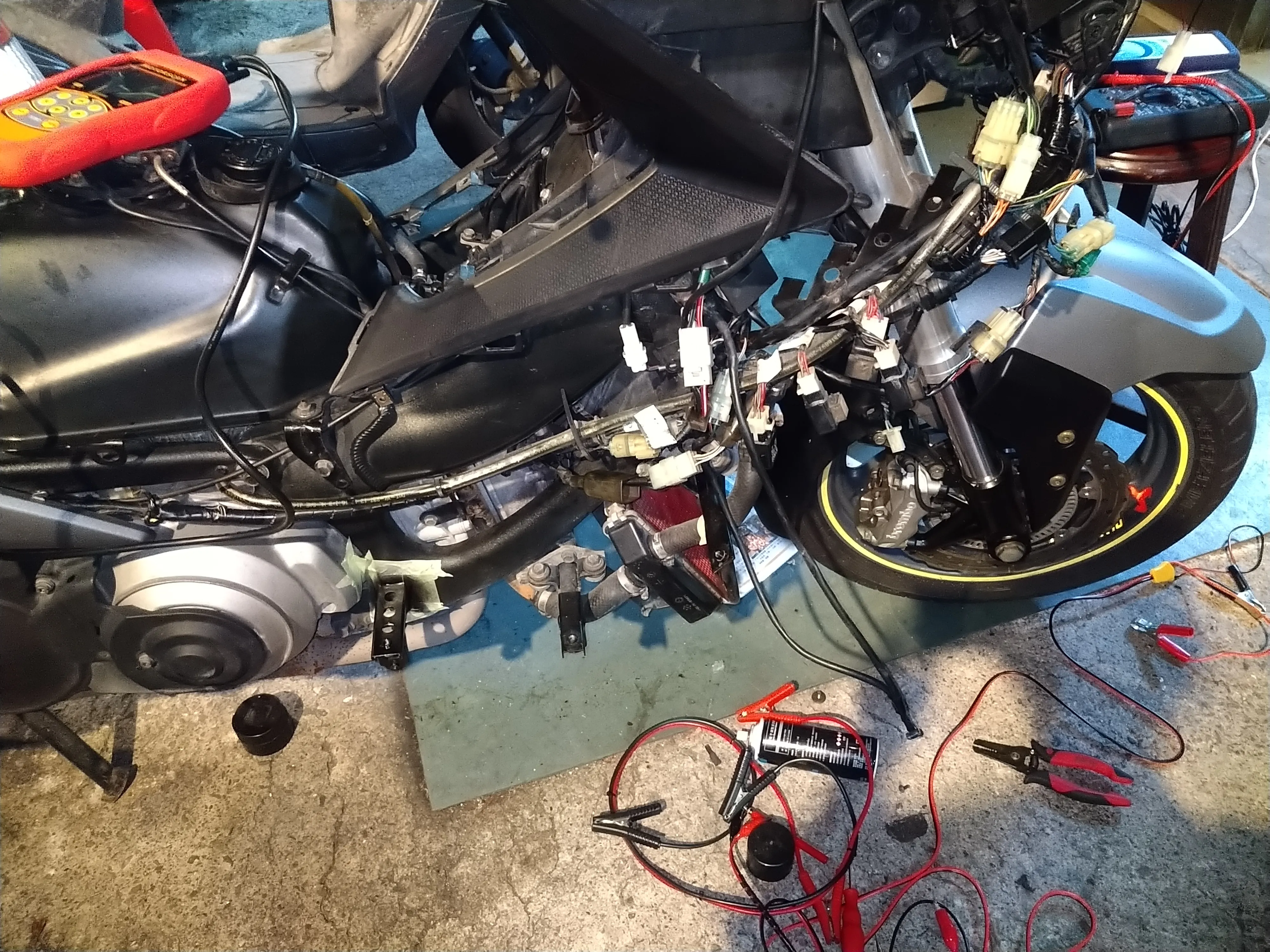 光陽AK550 疑似燒 ECU，結果竟然是我犯了最低級錯誤6257|小老婆汽機車資訊網
