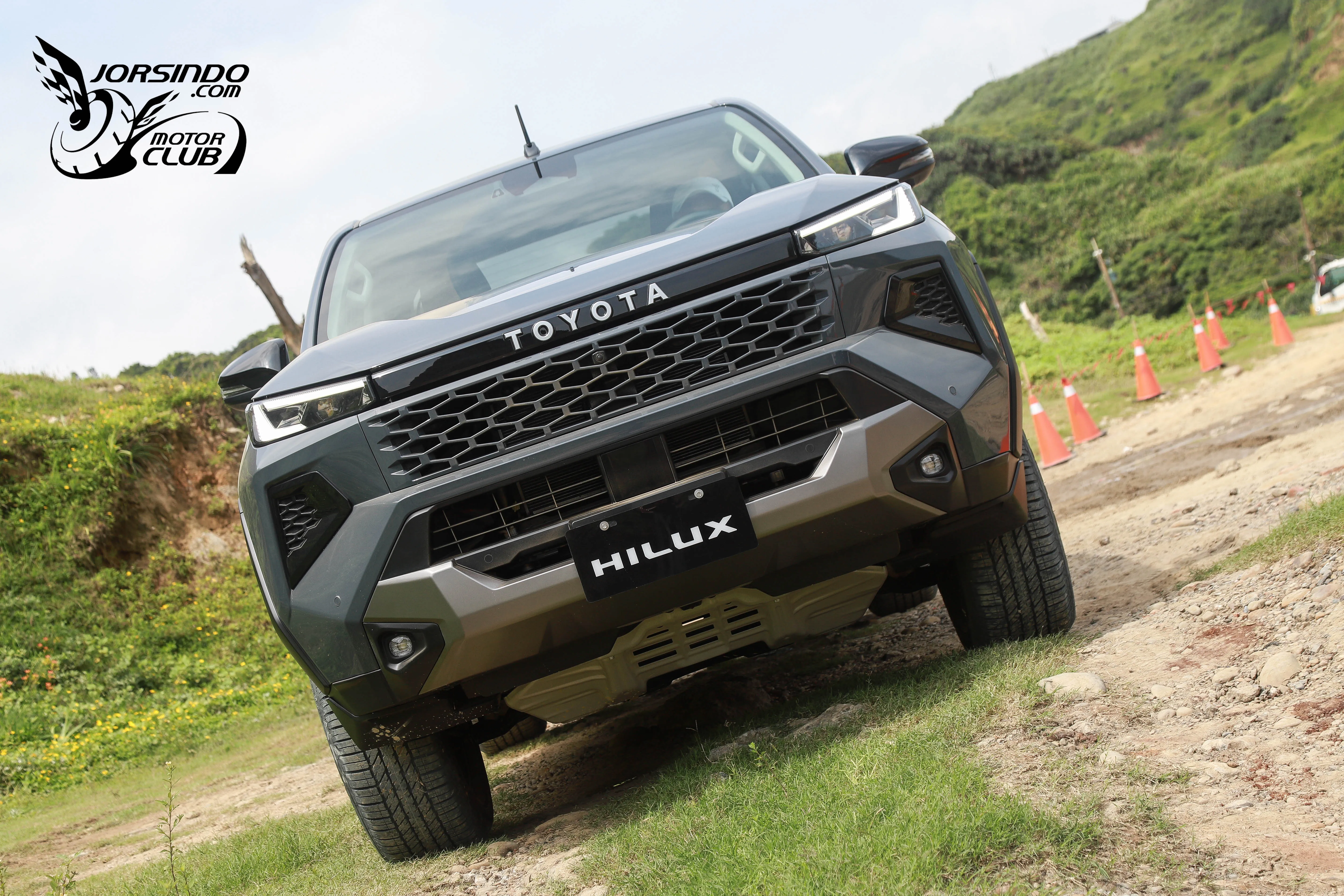 增MTS越野系統、TSS 3.0！Toyota大改款Hilux 161.9萬起國內上市3487|小老婆汽機車資訊網
