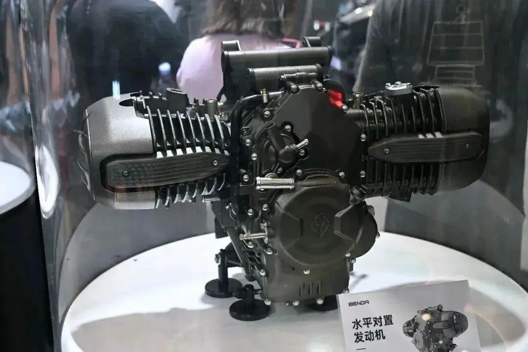 [大陆车讯]张雪机车1000cc“拳击手”引擎点火成功，摩博会或将亮...5128|小老婆汽機車資訊網