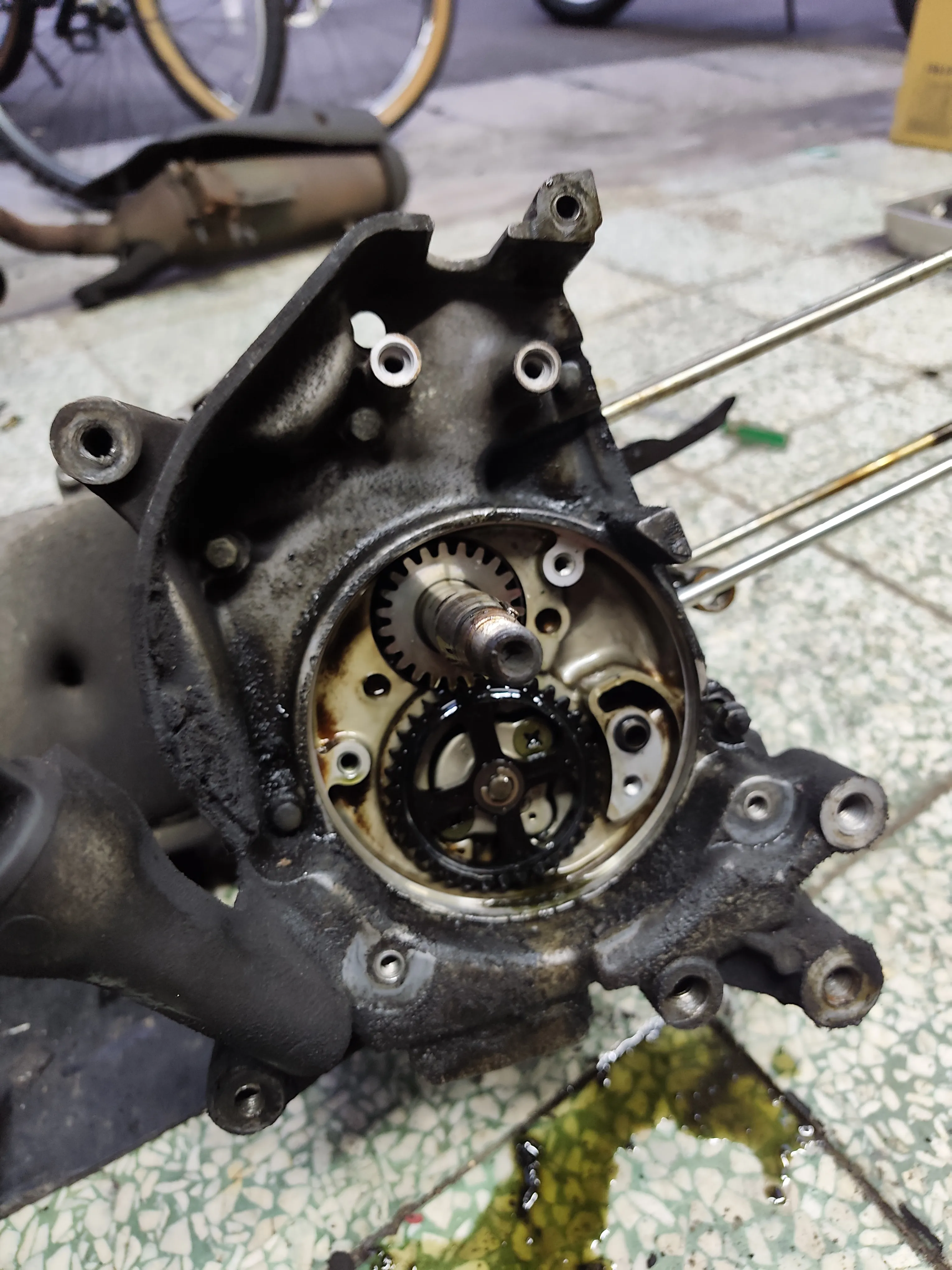 YAMAHA SUPER FOUR 100 全車砍掉重練3496|小老婆汽機車資訊網