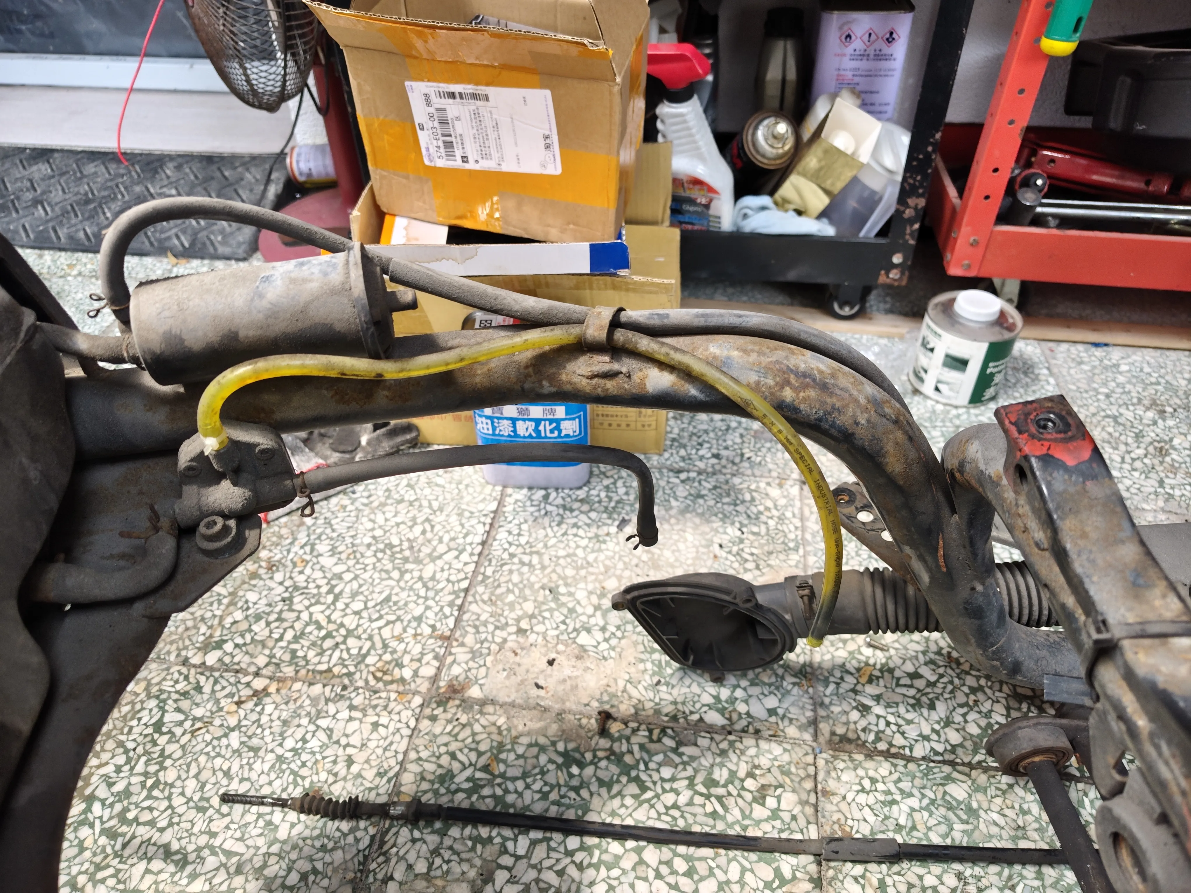 YAMAHA SUPER FOUR 100 全車砍掉重練9206|小老婆汽機車資訊網