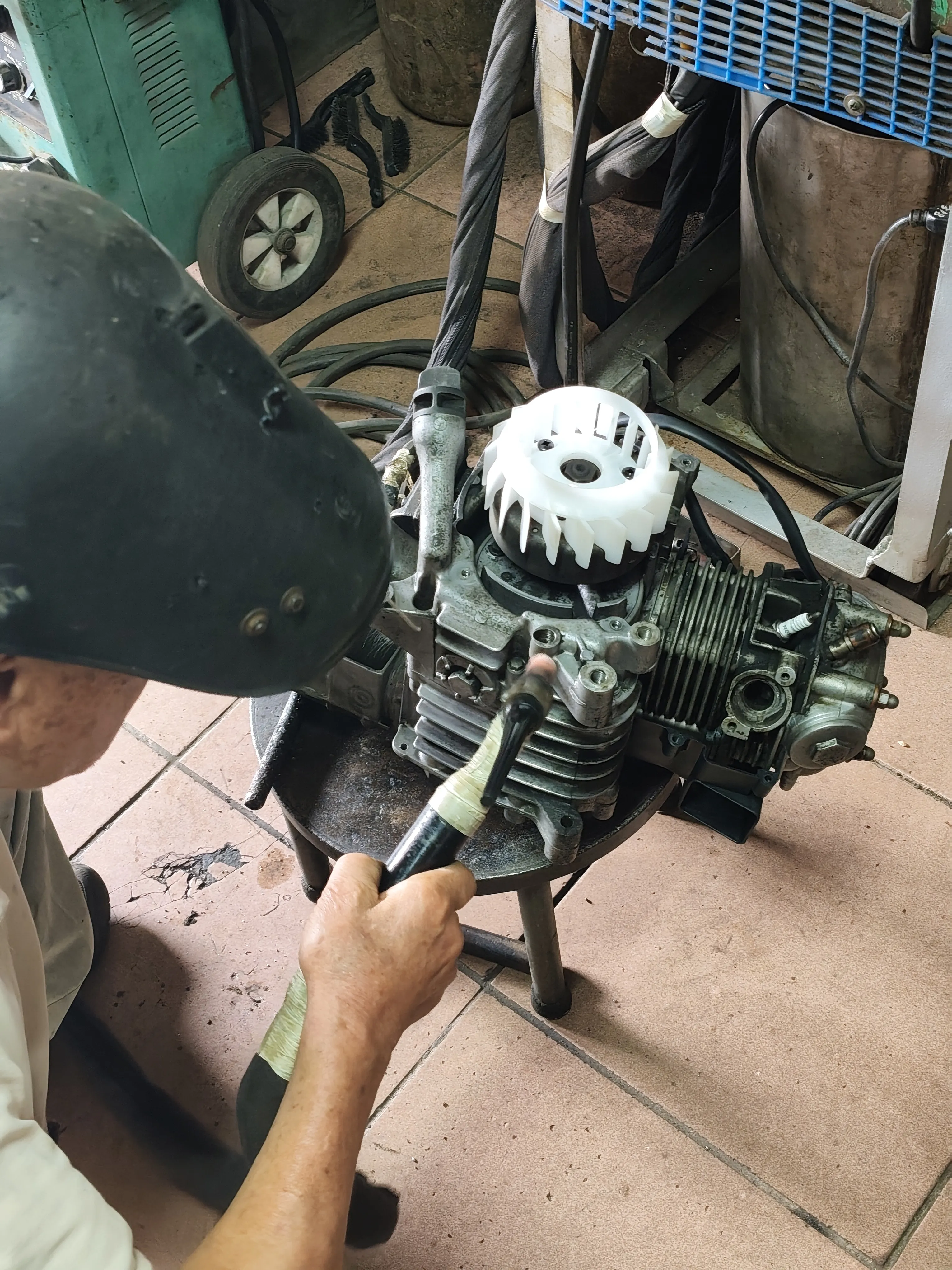 YAMAHA SUPER FOUR 100 全車砍掉重練6475|小老婆汽機車資訊網