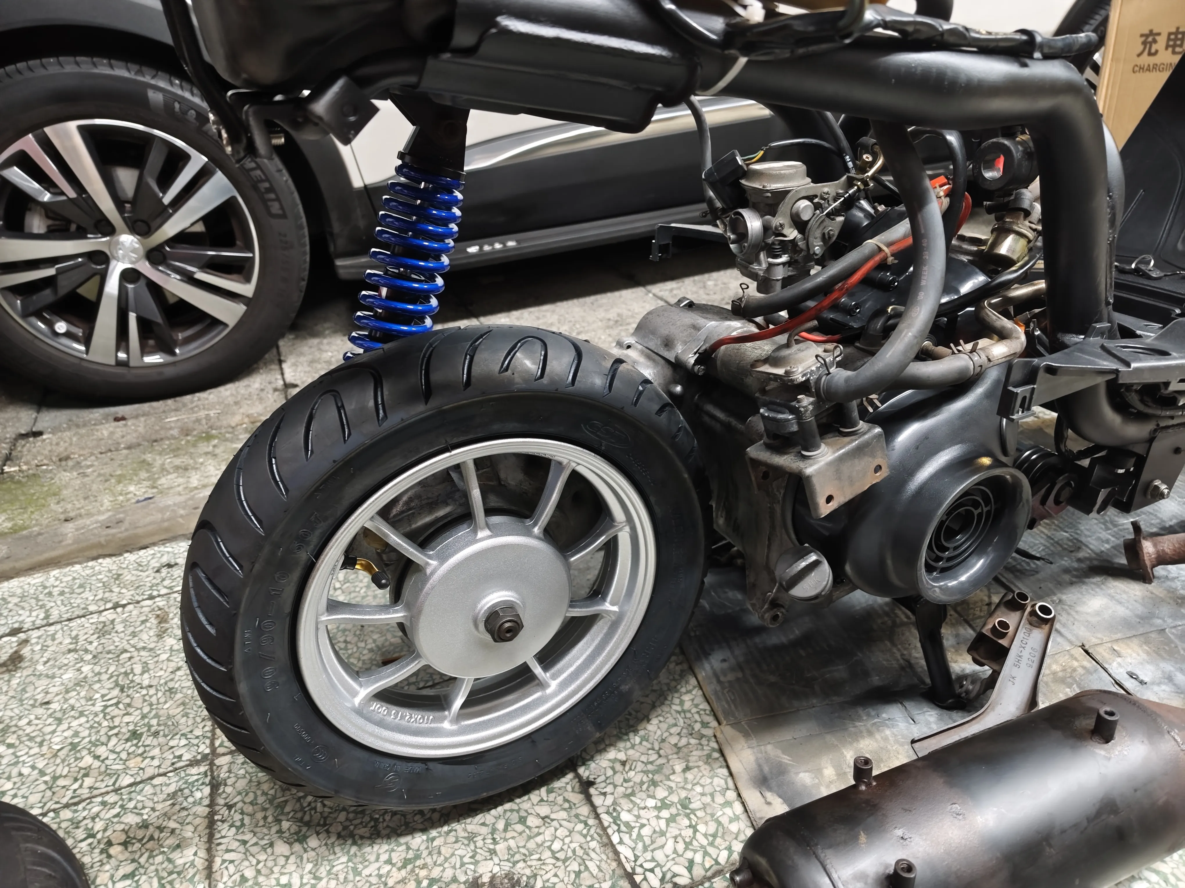 YAMAHA SUPER FOUR 100 全車砍掉重練5127|小老婆汽機車資訊網