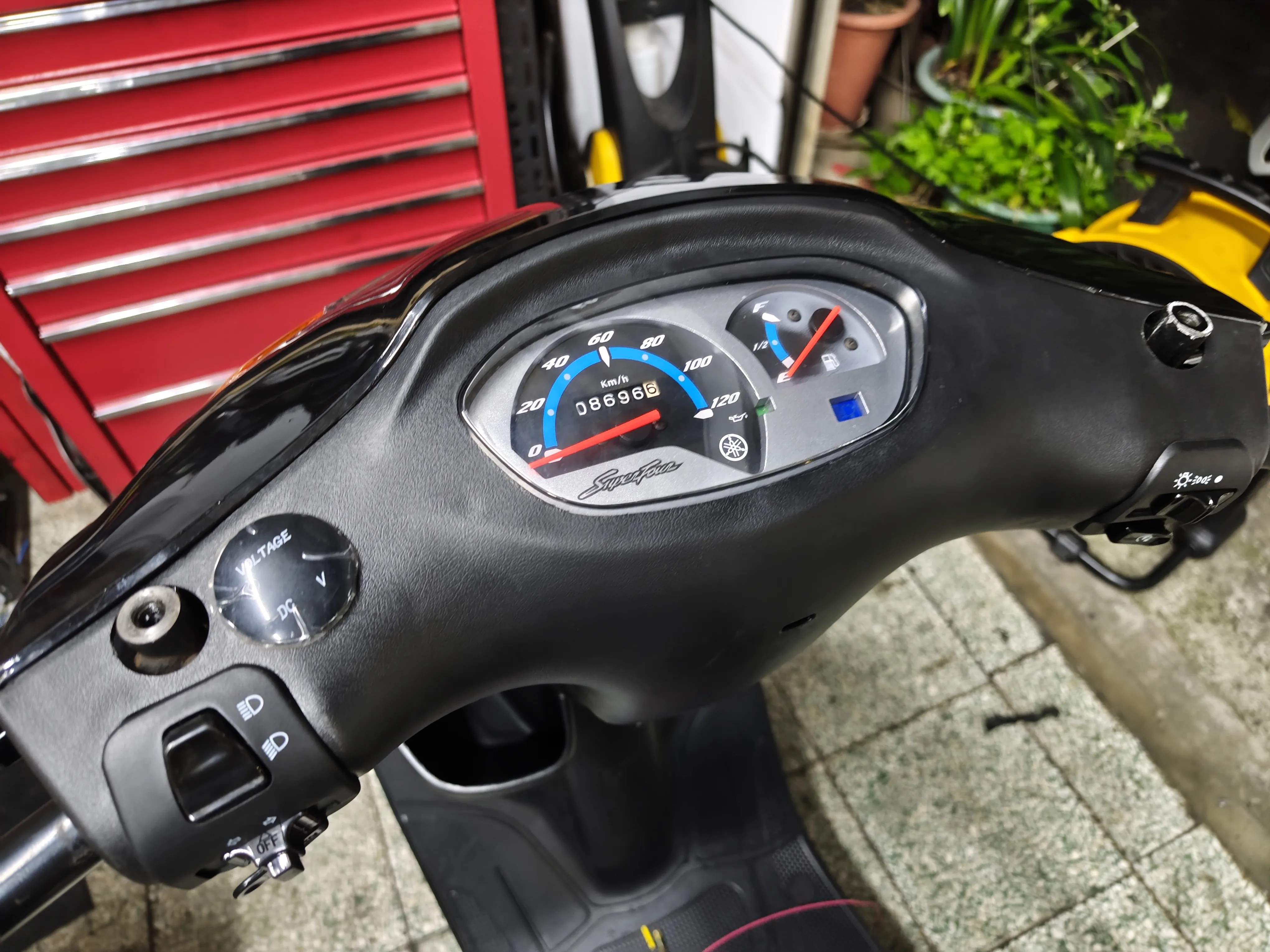 YAMAHA SUPER FOUR 100 全車砍掉重練8230|小老婆汽機車資訊網