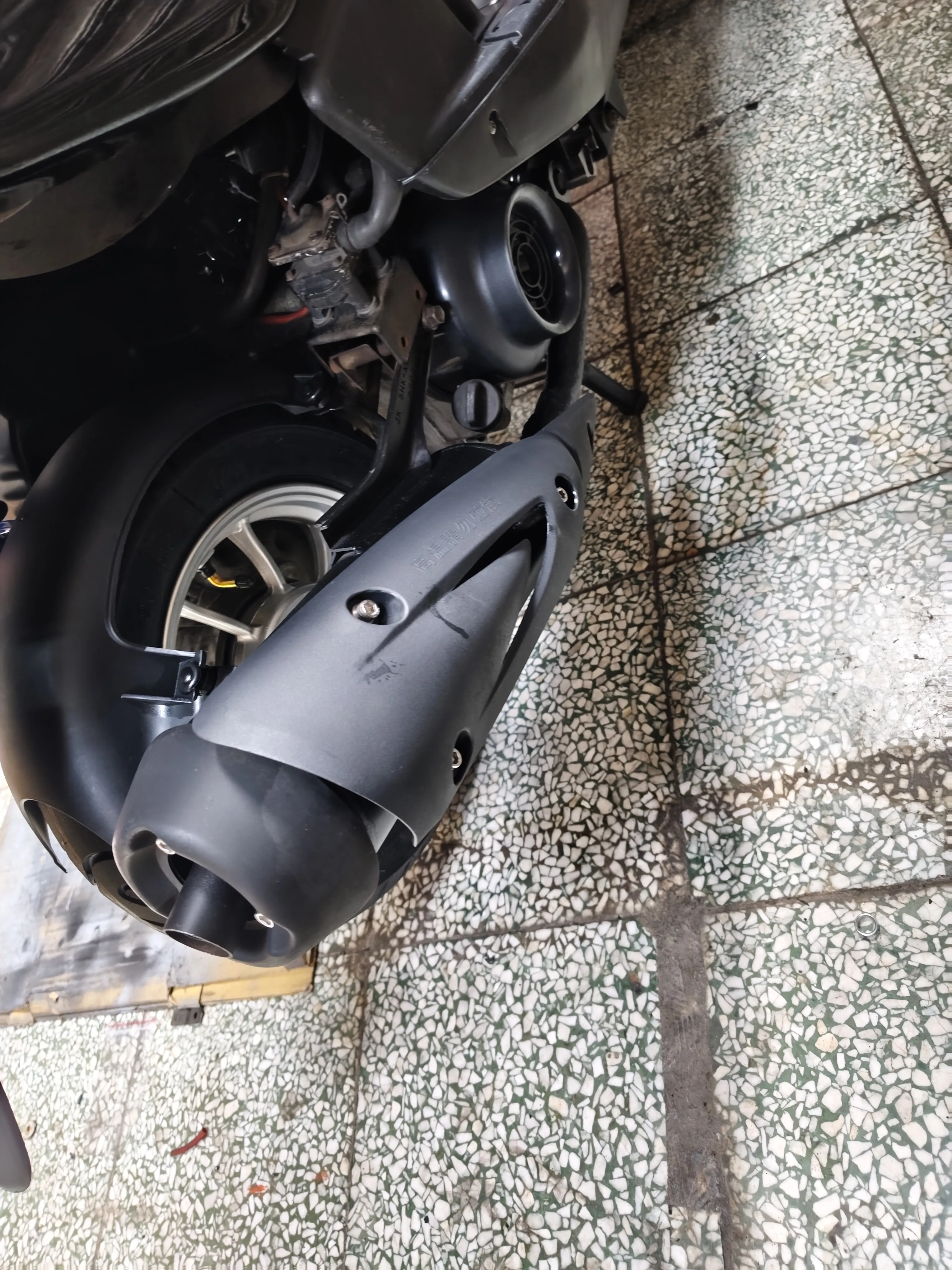 YAMAHA SUPER FOUR 100 全車砍掉重練6325|小老婆汽機車資訊網