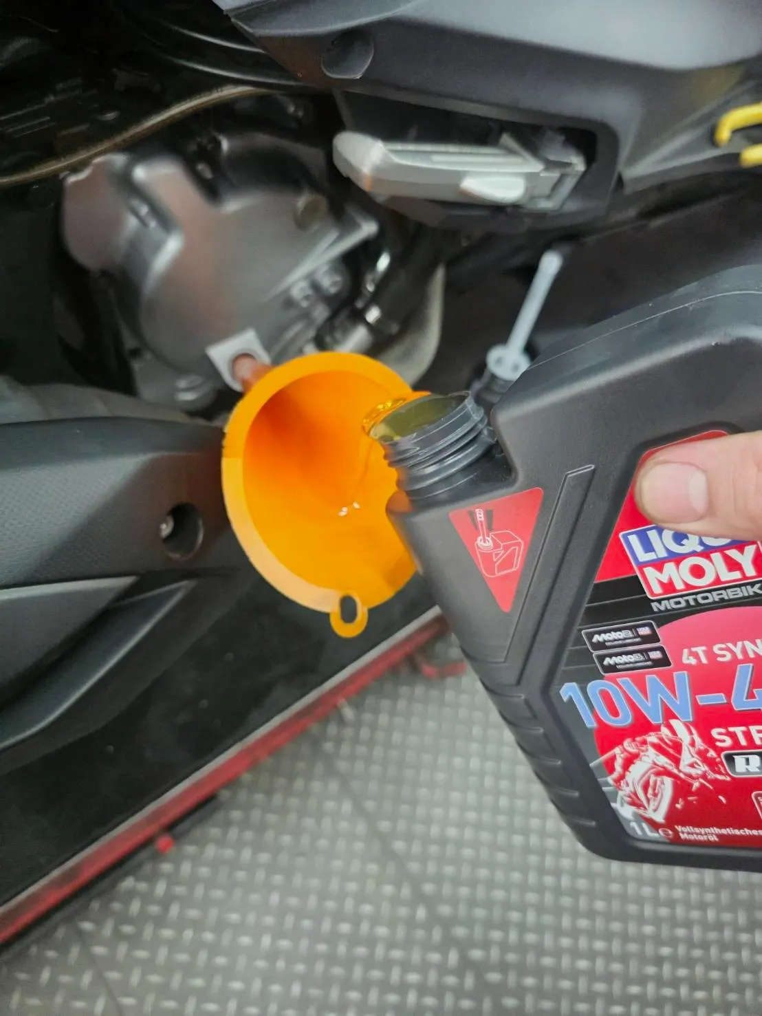 SYM GTS300i 水泵漏水維修紀錄 &amp; 傳動整理2588|小老婆汽機車資訊網