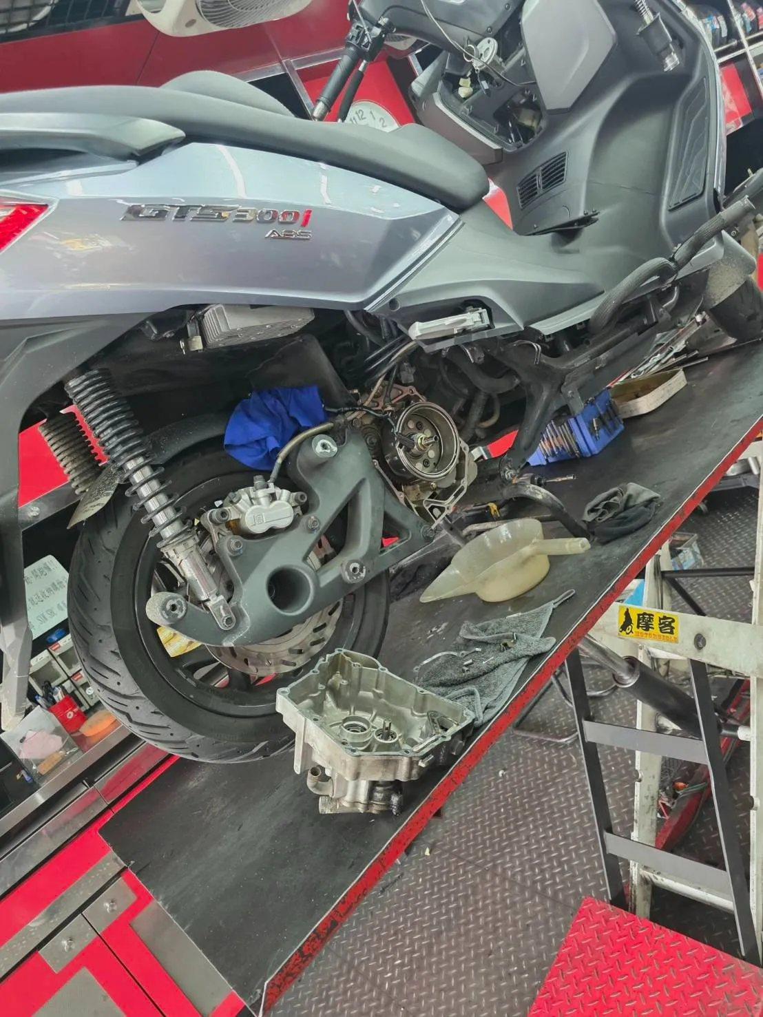SYM GTS300i 水泵漏水維修紀錄 &amp; 傳動整理3970|小老婆汽機車資訊網