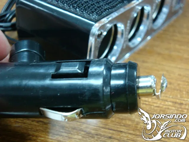 【改車教室】Spook 教學 車充插頭 的 簡易防鬆對策4170|小老婆汽機車資訊網