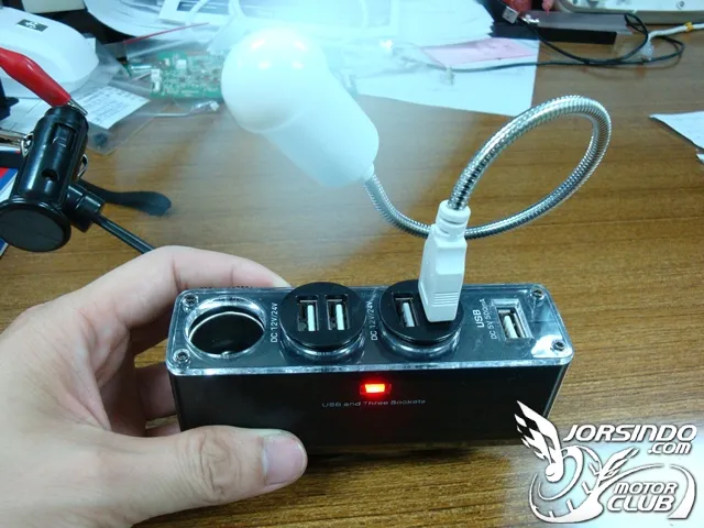 【改車教室】Spook 教學 車充插頭 的 簡易防鬆對策7410|小老婆汽機車資訊網