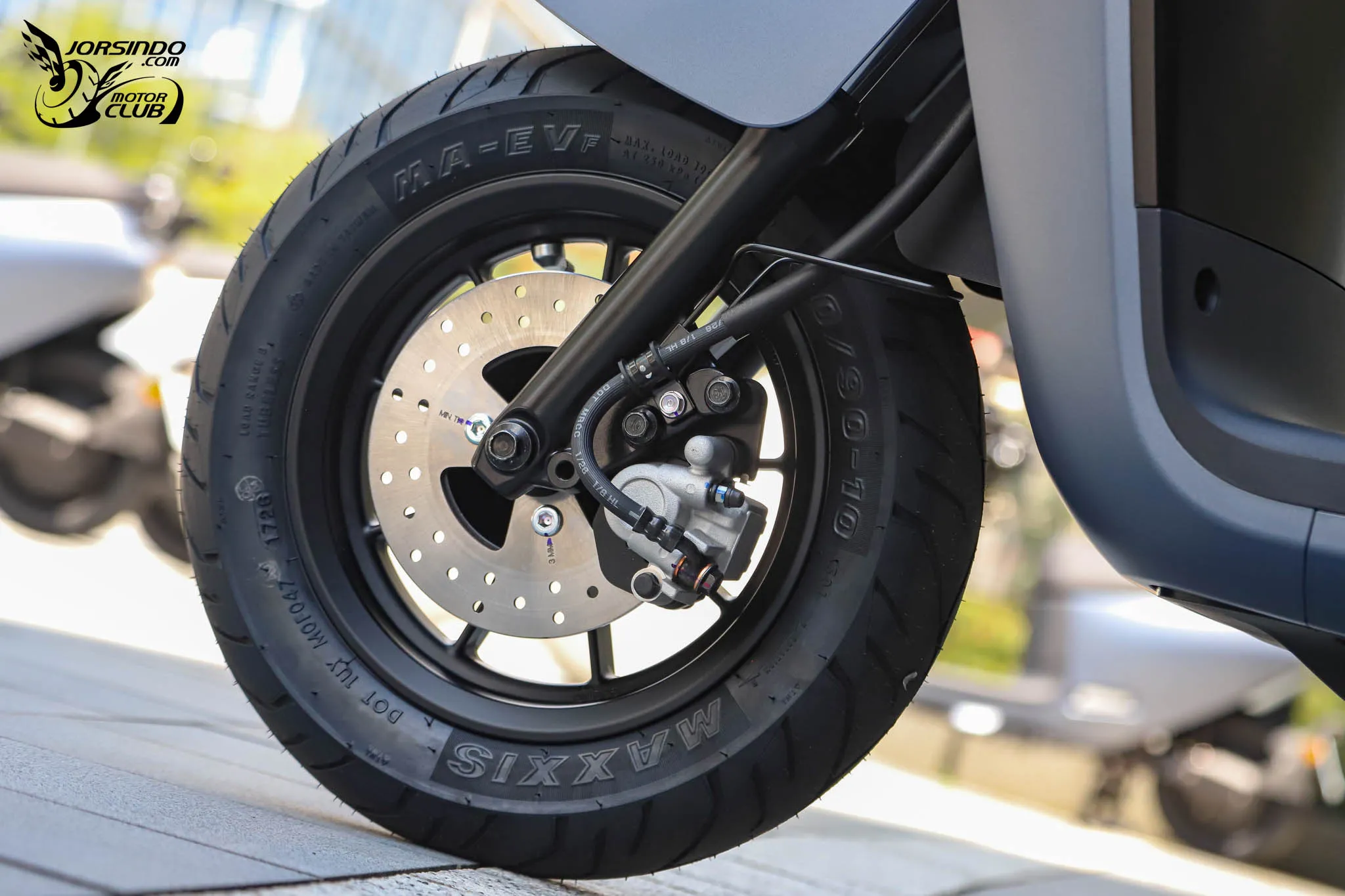 [媒體試駕] Gogoro Luna 優雅輕盈！男女都行8189|小老婆汽機車資訊網