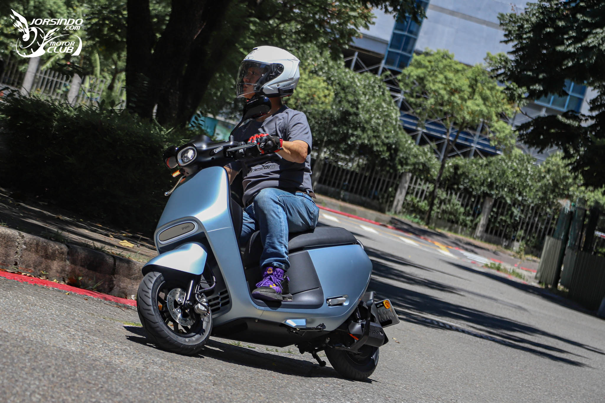 [媒體試駕] Gogoro Luna 優雅輕盈！男女都行6240|小老婆汽機車資訊網