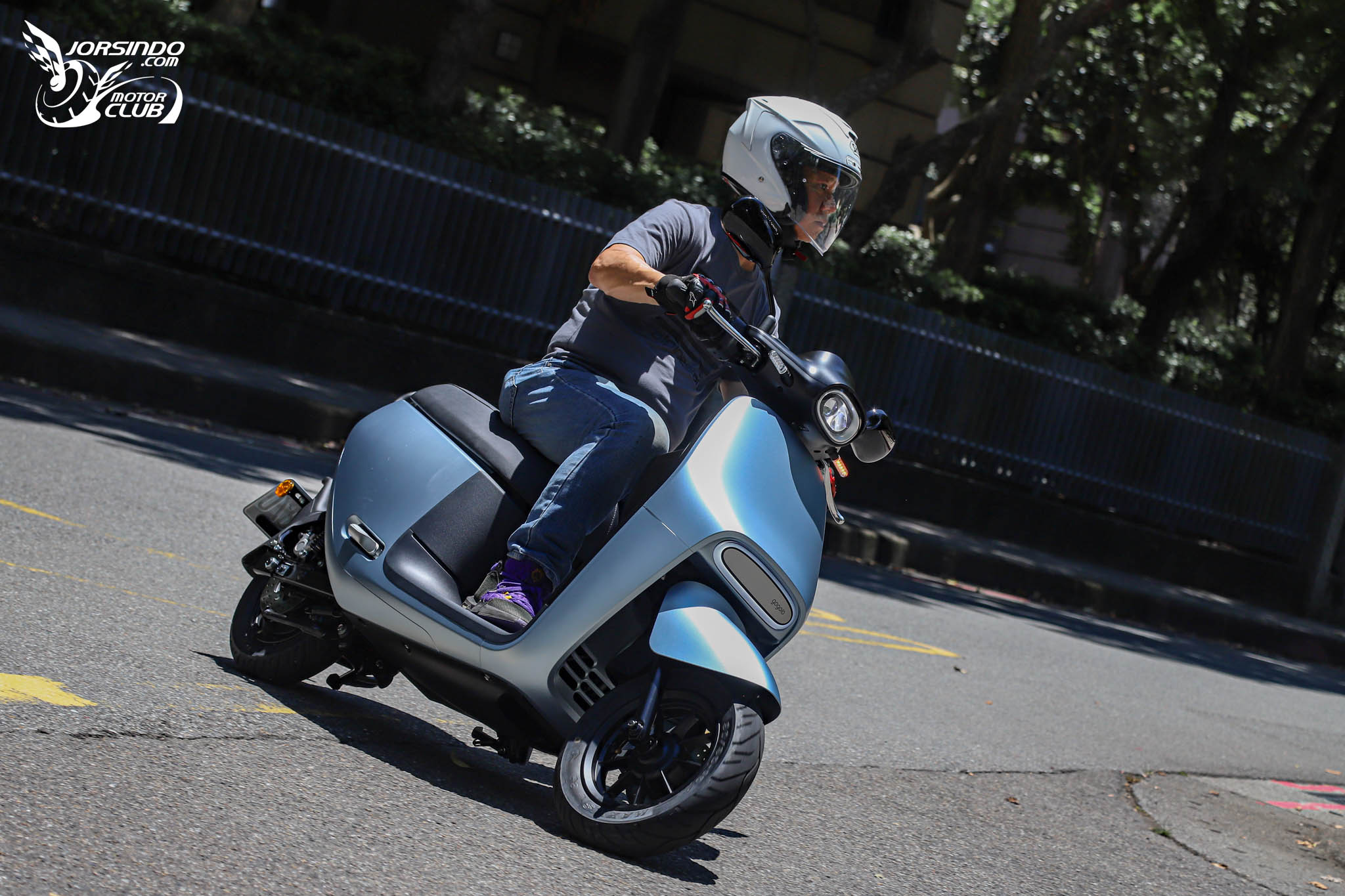 [媒體試駕] Gogoro Luna 優雅輕盈！男女都行6900|小老婆汽機車資訊網