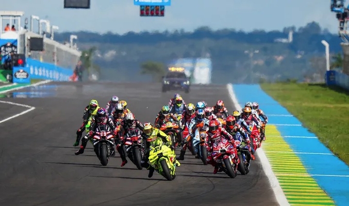 封面"MotoGP