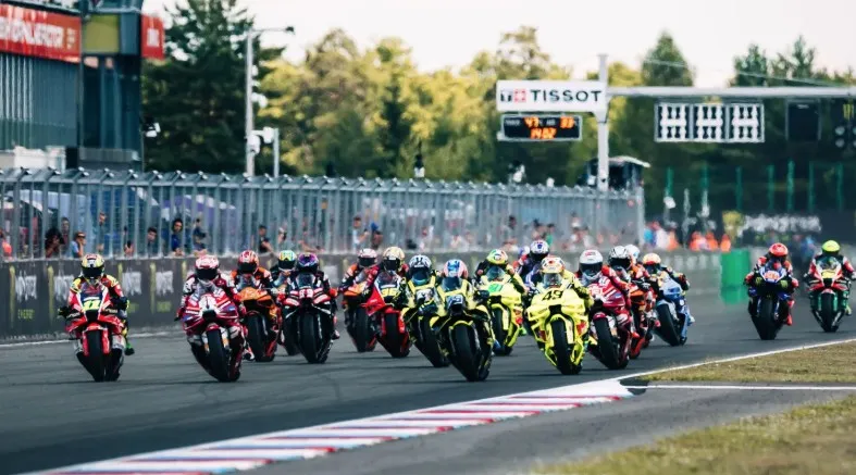 Holeshot devices 自2026荷蘭站起禁用，起跑格佈局自德國站起變更989|小老婆汽機車資訊網