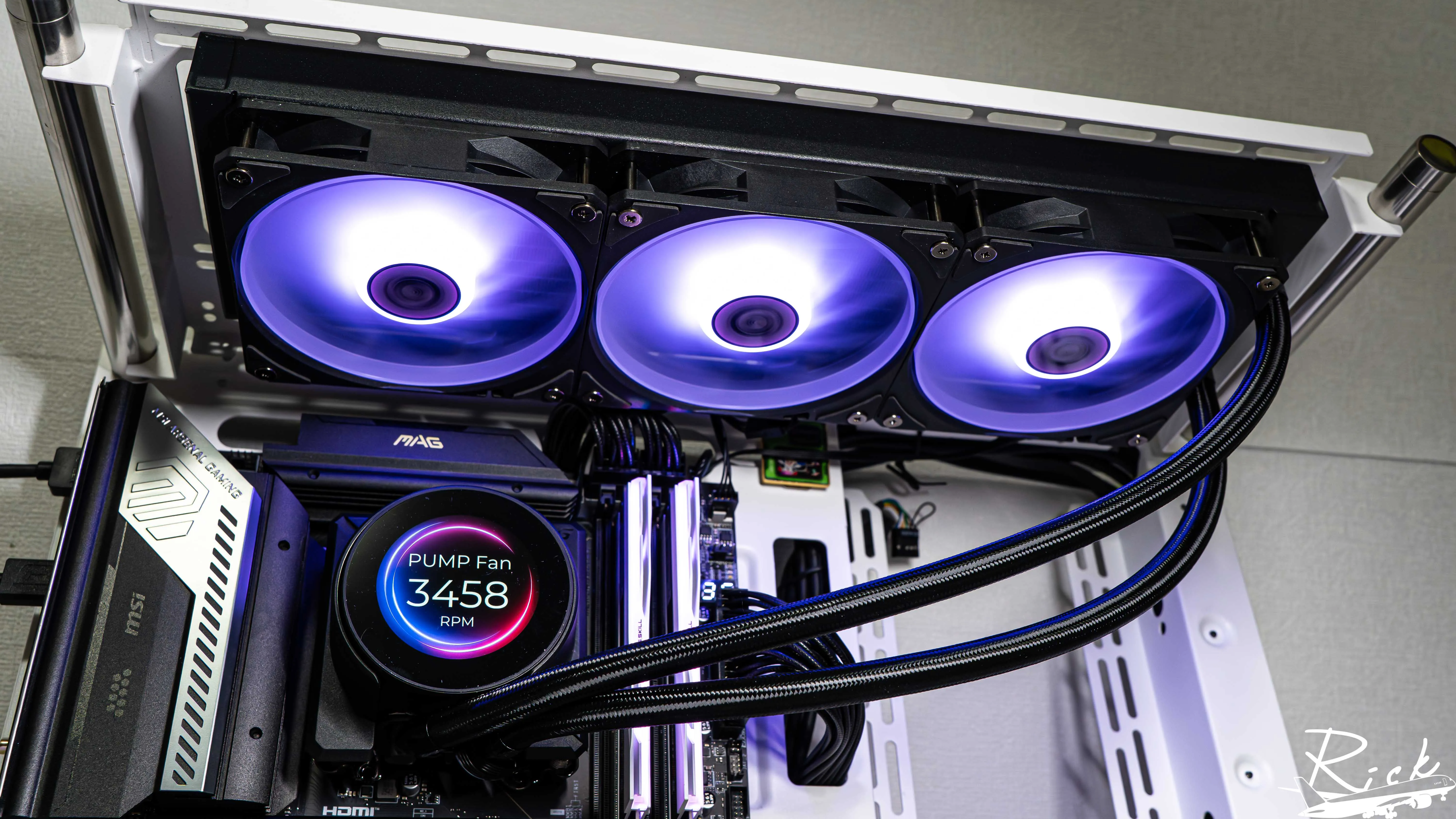 【開箱】新代水泵與風扇結構 | MSI MPG CORELIQUID P22 3609960|小老婆汽機車資訊網