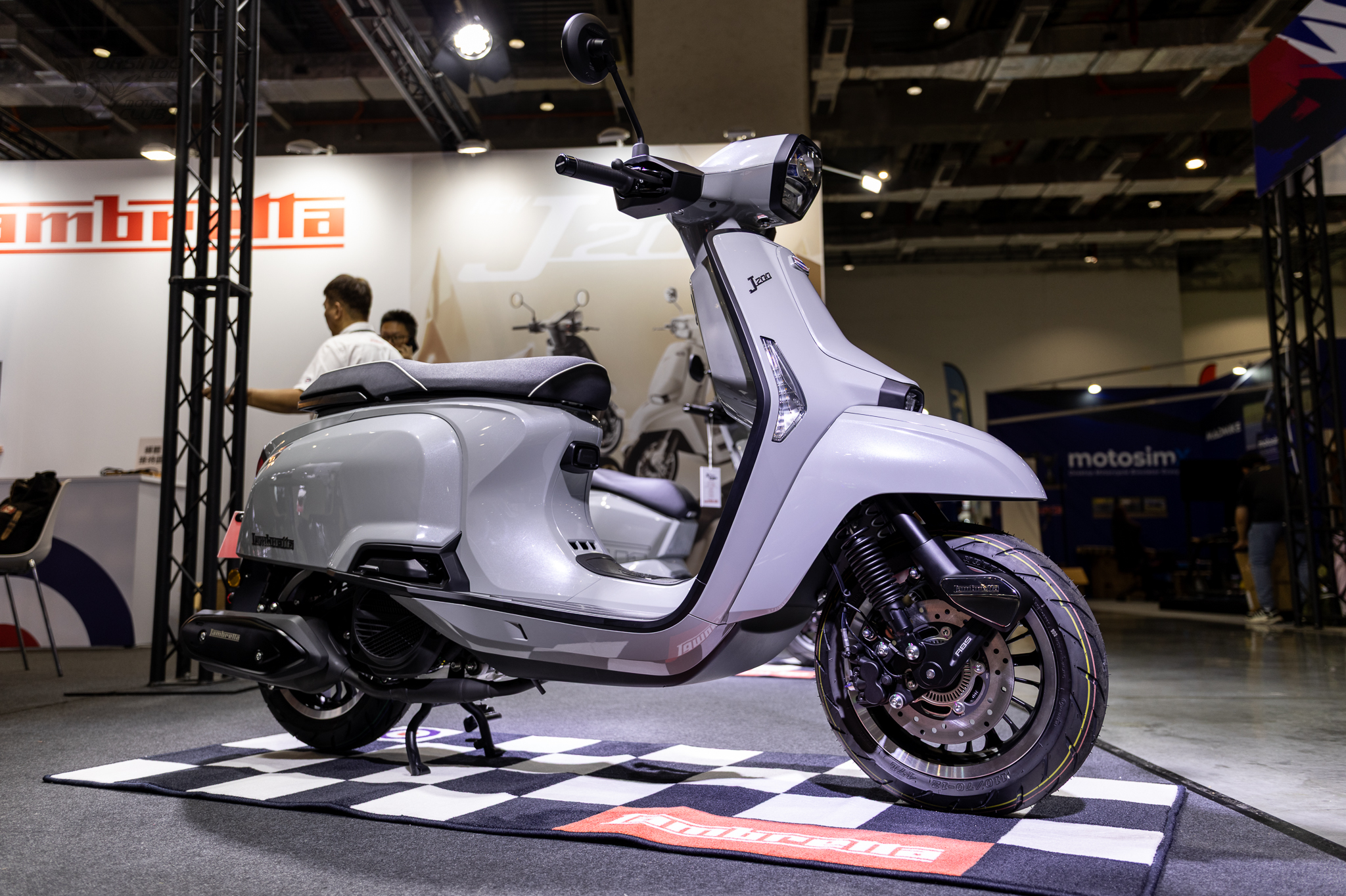 [2026 國際重機展] 17.8 萬入手 Lambretta J200 全新義式白牌車型 J2007055|小老婆汽機車資訊網