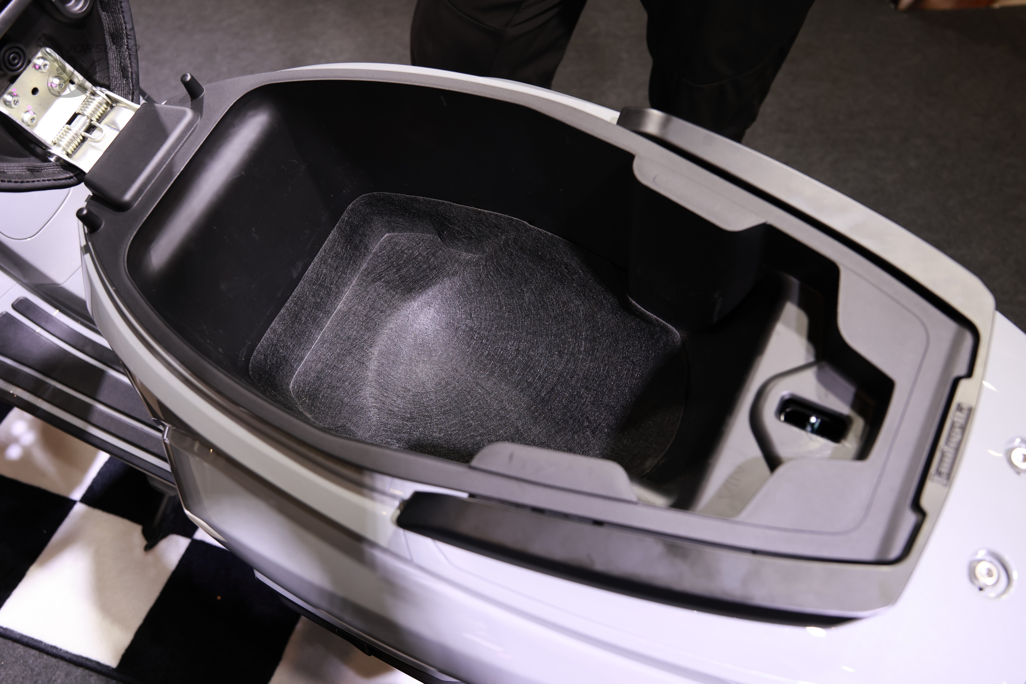 [2026 國際重機展] 17.8 萬入手 Lambretta J200 全新義式白牌車型 J2003850|小老婆汽機車資訊網