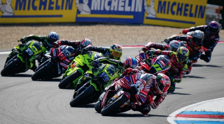 封面"MotoGP
