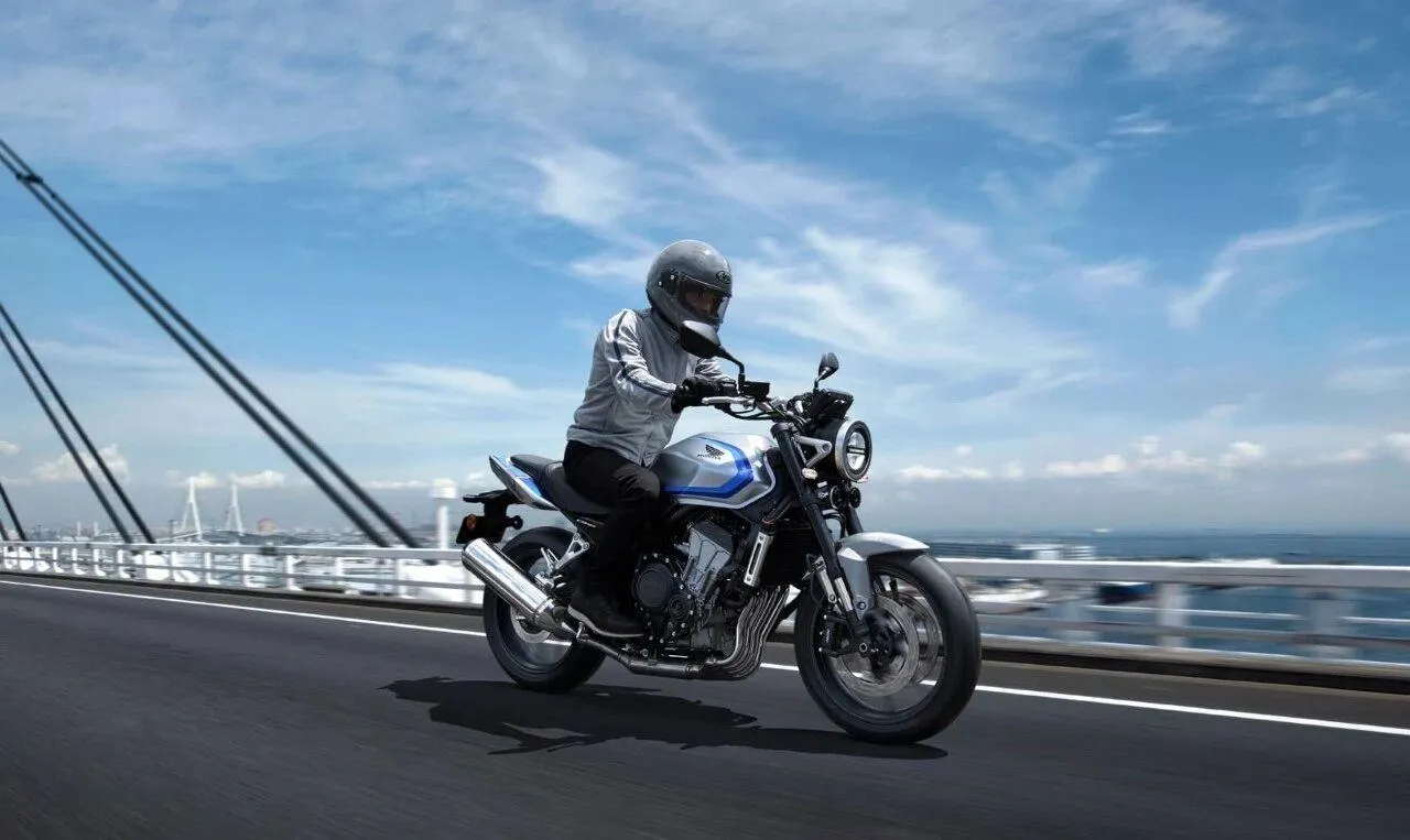 [大陆车讯]售价总体比国内贵，Honda CB400SF和CBR400R Four日本上市1318|小老婆汽機車資訊網