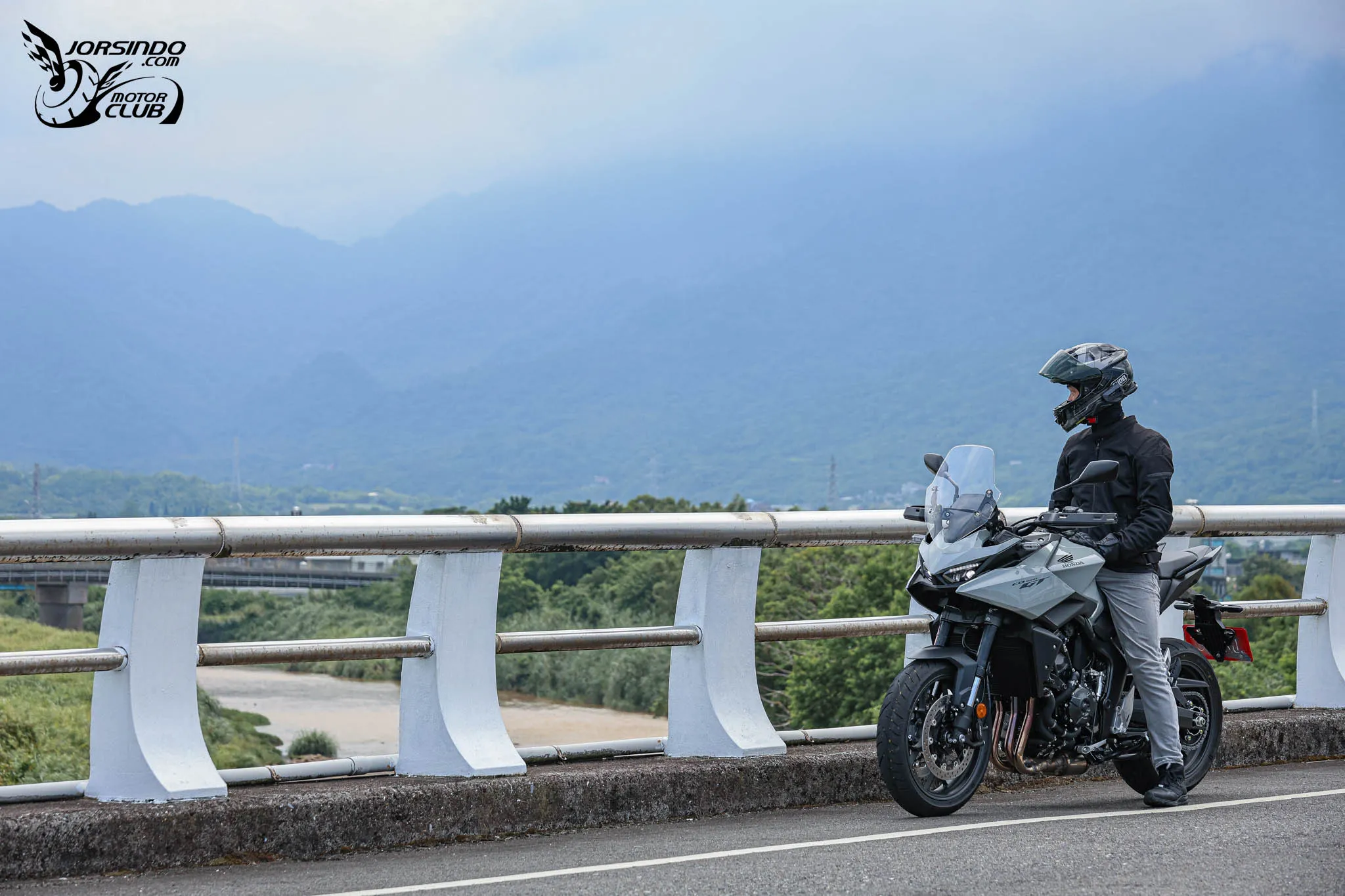 Honda CB1000GT 旅跑試駕｜跑車引擎、電子懸吊，CB 族系配備天花板3601|小老婆汽機車資訊網