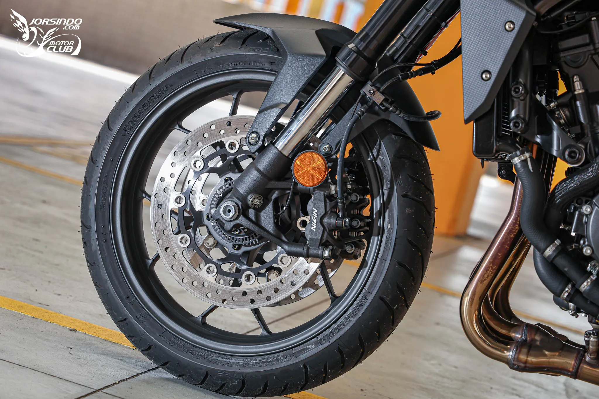 Honda CB1000GT 旅跑試駕｜跑車引擎、電子懸吊，CB 族系配備天花板7318|小老婆汽機車資訊網