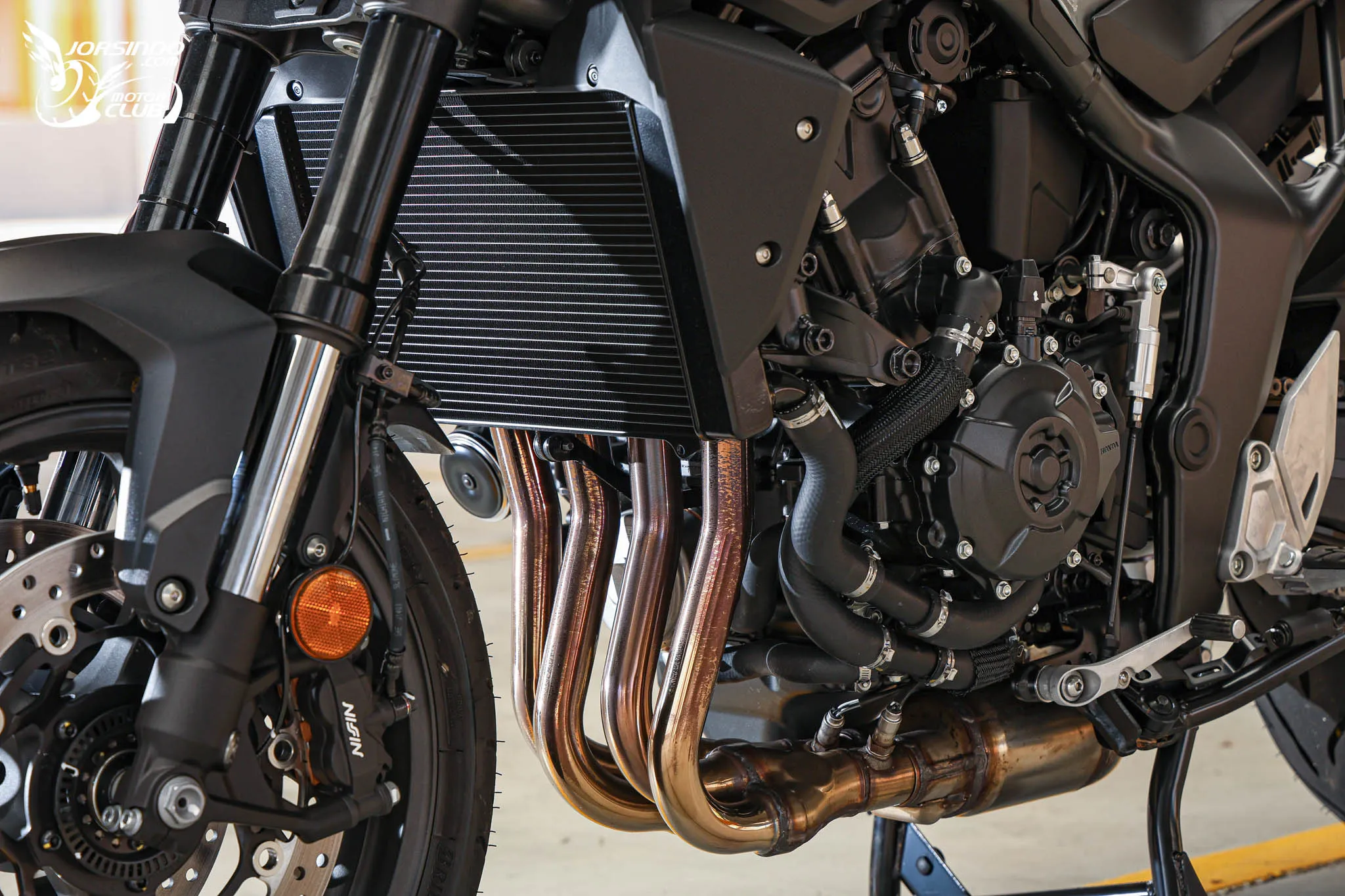 Honda CB1000GT 旅跑試駕｜跑車引擎、電子懸吊，CB 族系配備天花板7784|小老婆汽機車資訊網