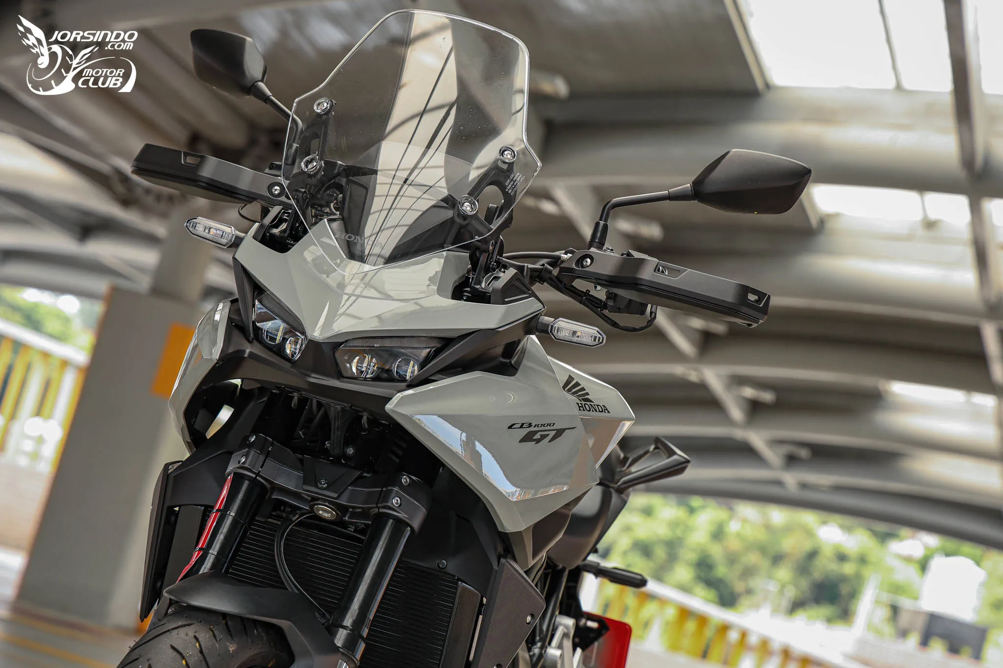Honda CB1000GT 旅跑試駕｜跑車引擎、電子懸吊，CB 族系配備天花板6454|小老婆汽機車資訊網