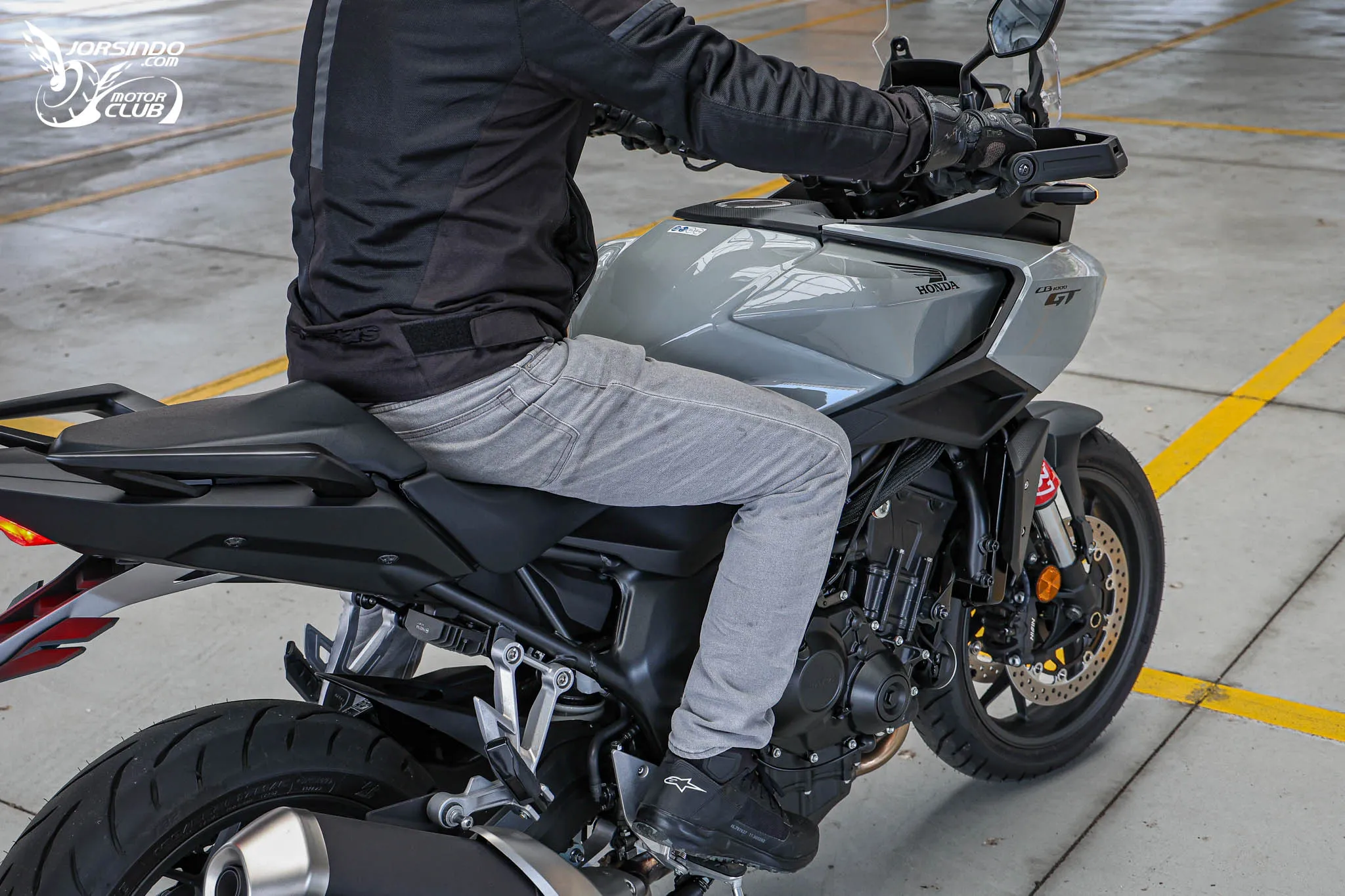 Honda CB1000GT 旅跑試駕｜跑車引擎、電子懸吊，CB 族系配備天花板5570|小老婆汽機車資訊網