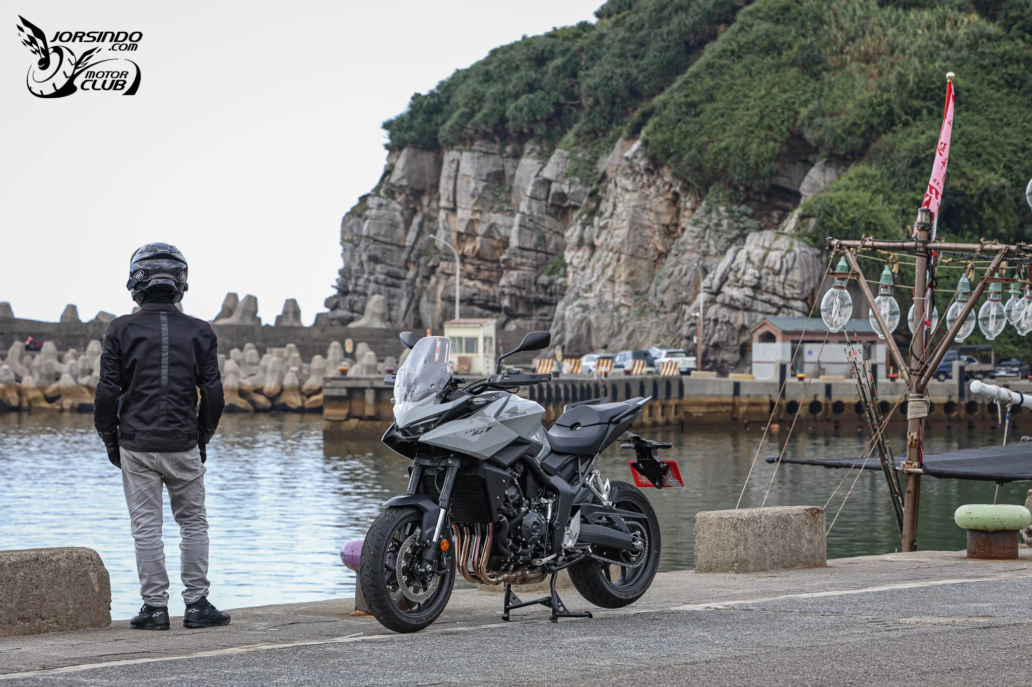 Honda CB1000GT 旅跑試駕｜跑車引擎、電子懸吊，CB 族系配備天花板2521|小老婆汽機車資訊網