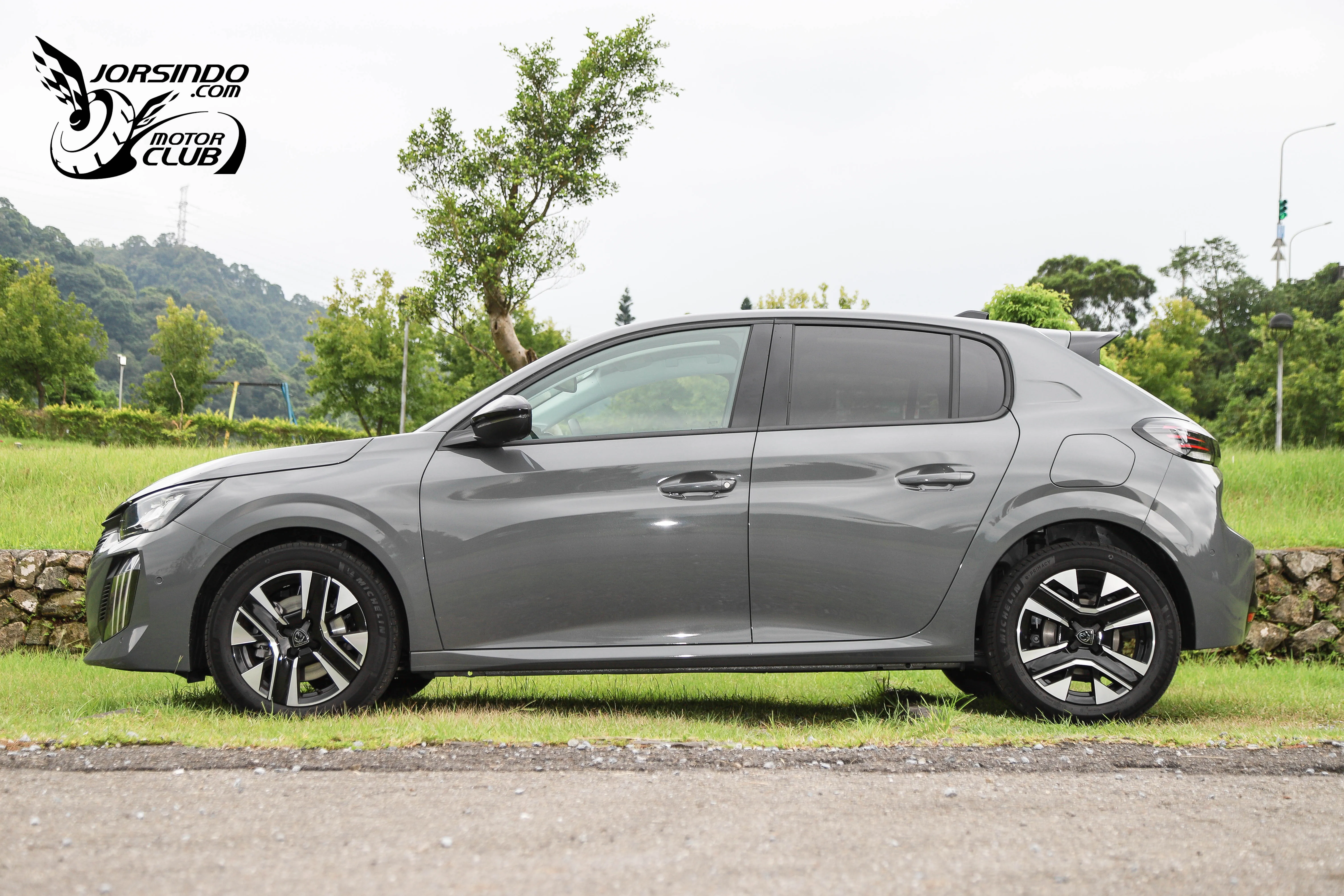 拉力血統，操控樂趣才是精髓！Peugeot 208 Hybrid試駕320|小老婆汽機車資訊網