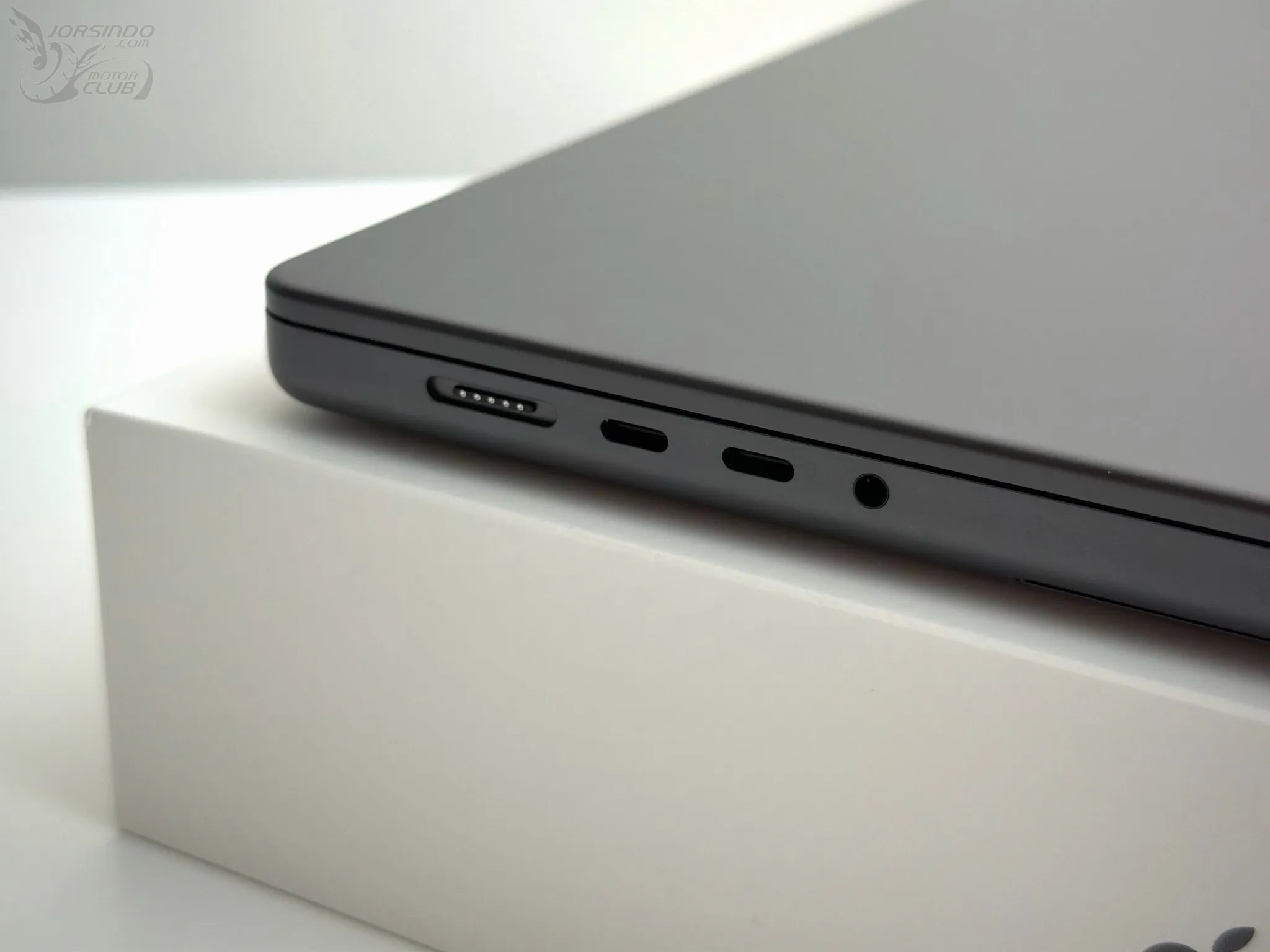 大螢幕好夥伴 M5 Pro MacBook Pro 16 吋與 2026 Studio Display 開箱體驗2034|Apple,MacBook Pro,M5 Pro,開箱,評測小老婆汽機車資訊網