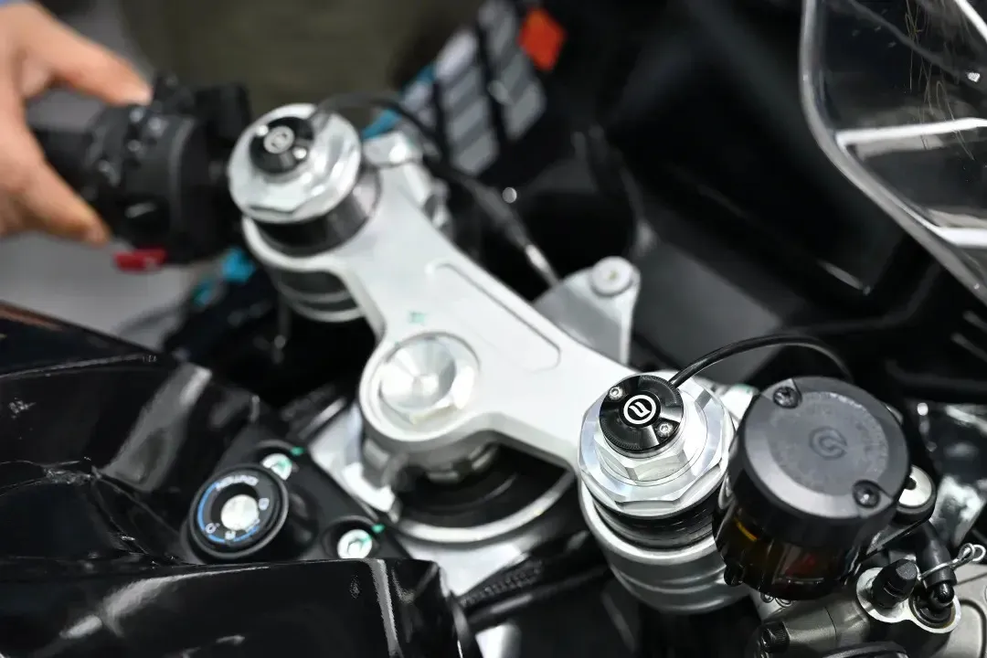 [大陆车讯] 带你看国产最快公升级V4仿赛——春风 V4 SR-RR7893|小老婆汽機車資訊網