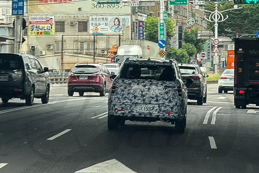 Mitsubishi Destinator測試車現蹤，有望今年抵台亮相，進軍5+2座SUV市場！2057|小老婆汽機車資訊網