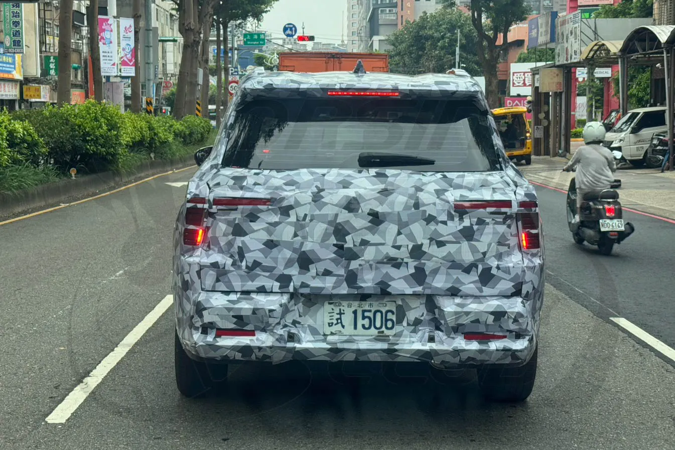 Mitsubishi Destinator測試車現蹤，有望今年抵台亮相，進軍5+2座SUV市場！9005|小老婆汽機車資訊網