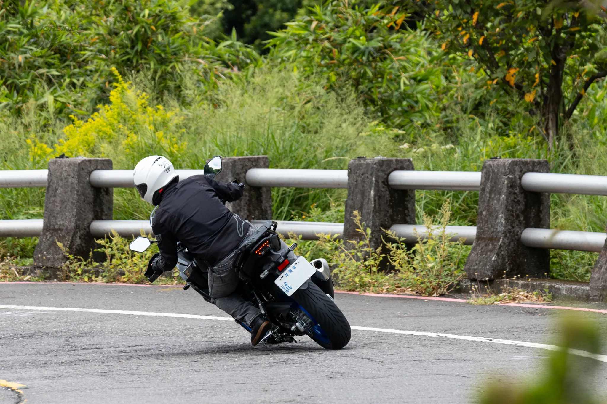 經典靈魂 x 現代科技 SUZUKI SV-7GX 跨界旅跑試乘952|小老婆汽機車資訊網