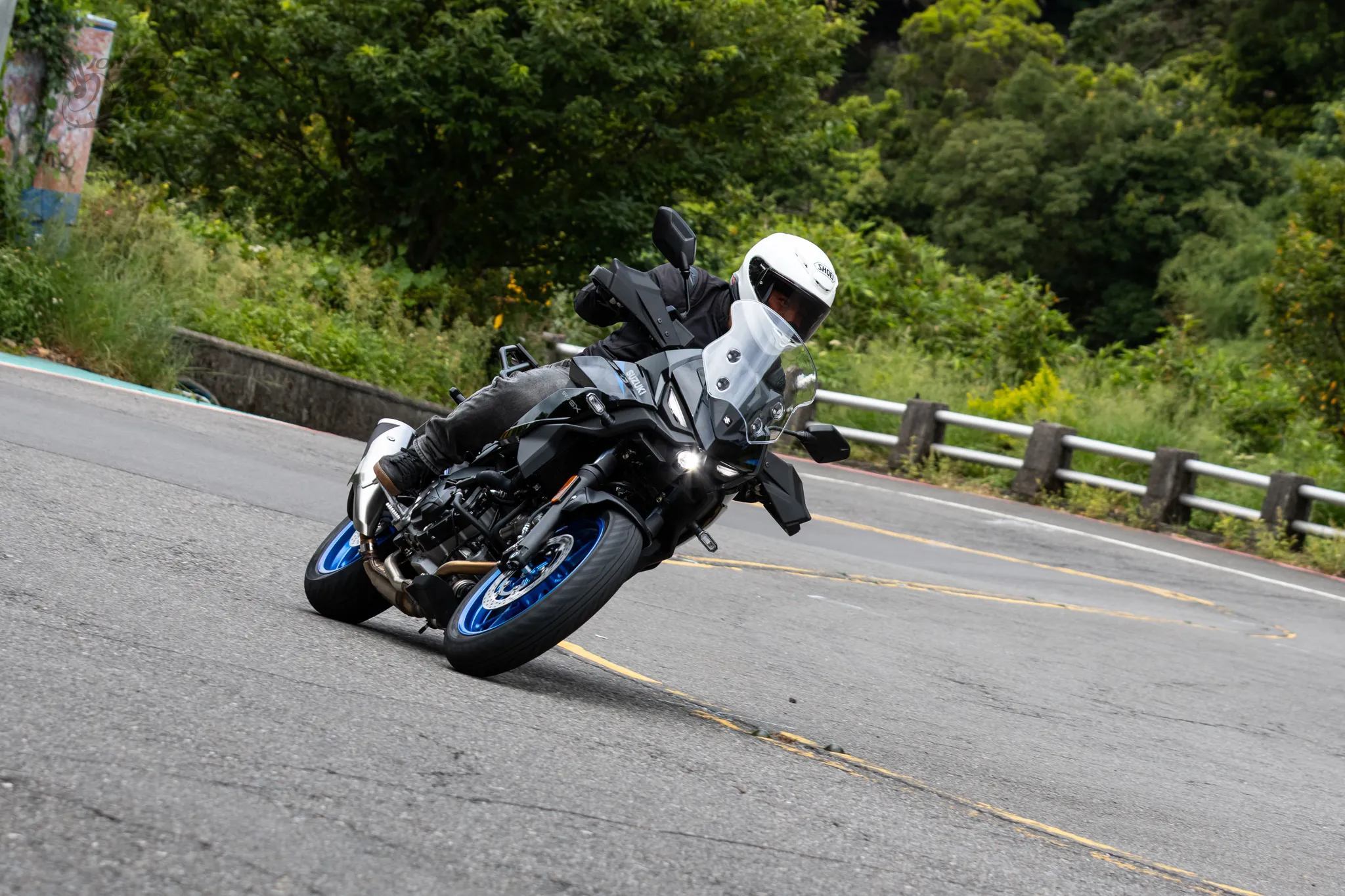 經典靈魂 x 現代科技 SUZUKI SV-7GX 跨界旅跑試乘4954|小老婆汽機車資訊網