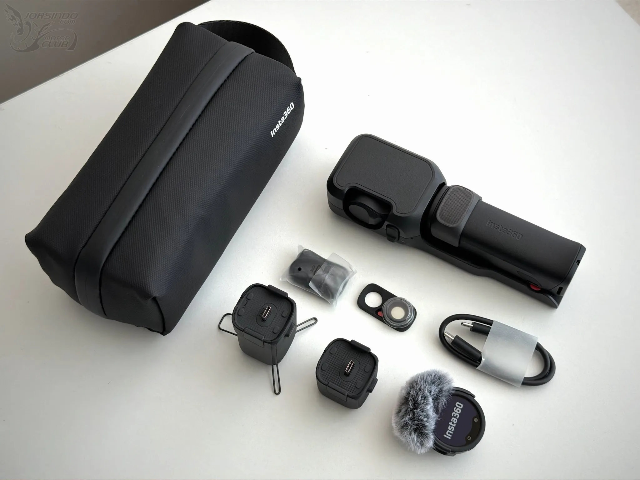 Insta360 Luna Ultra 開箱實測心得：Vlog 創作神兵利器1967|Insta360 Luna Ultra,Insta360,雲台相機,雙鏡雲台相機小老婆汽機車資訊網