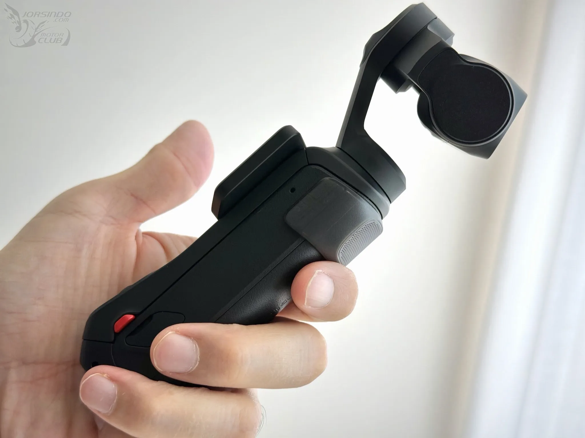 Insta360 Luna Ultra 開箱實測心得：Vlog 創作神兵利器499|Insta360 Luna Ultra,Insta360,雲台相機,雙鏡雲台相機小老婆汽機車資訊網